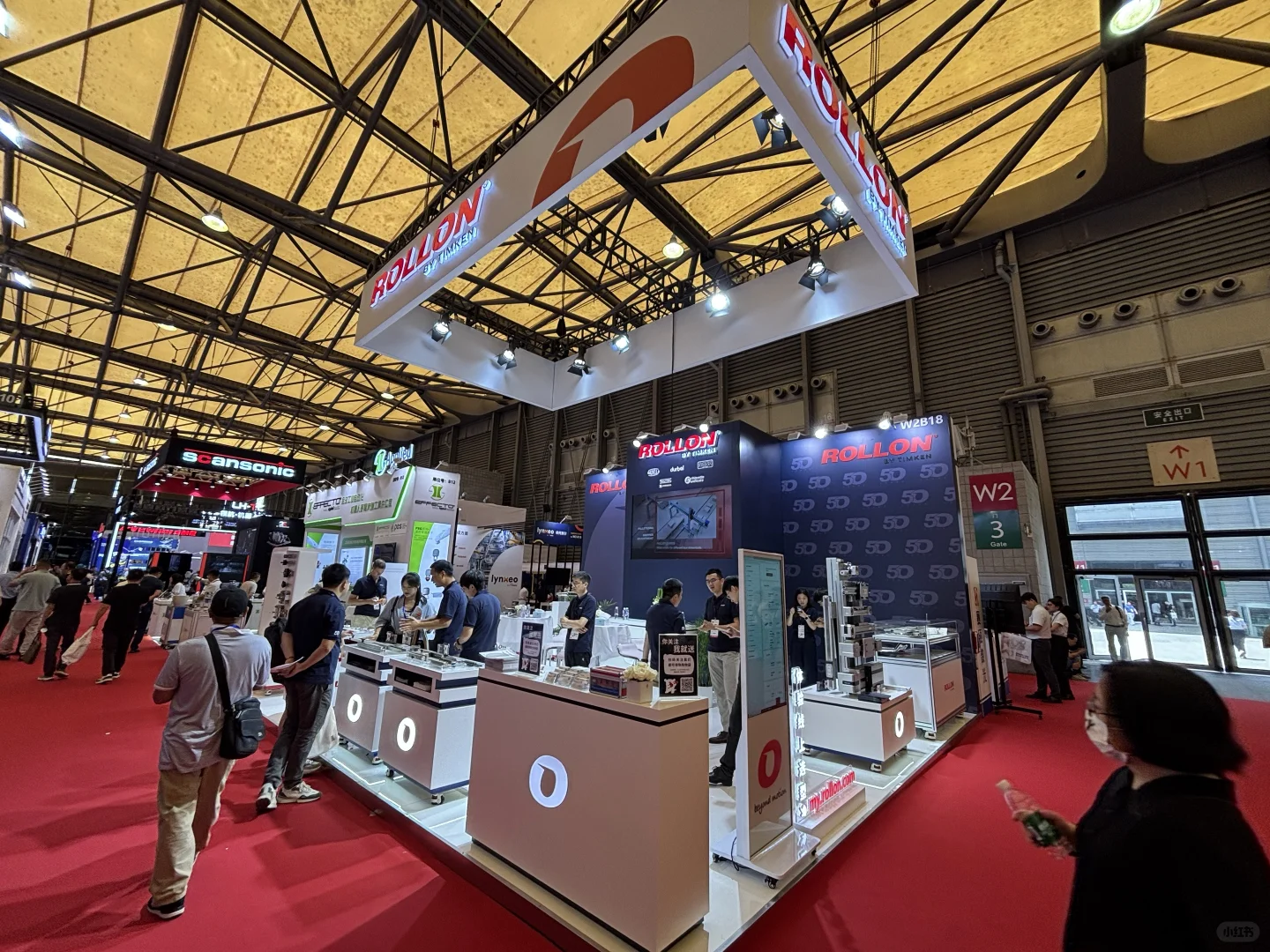 展会想脱颖而出?学这工业风展台客户主动来