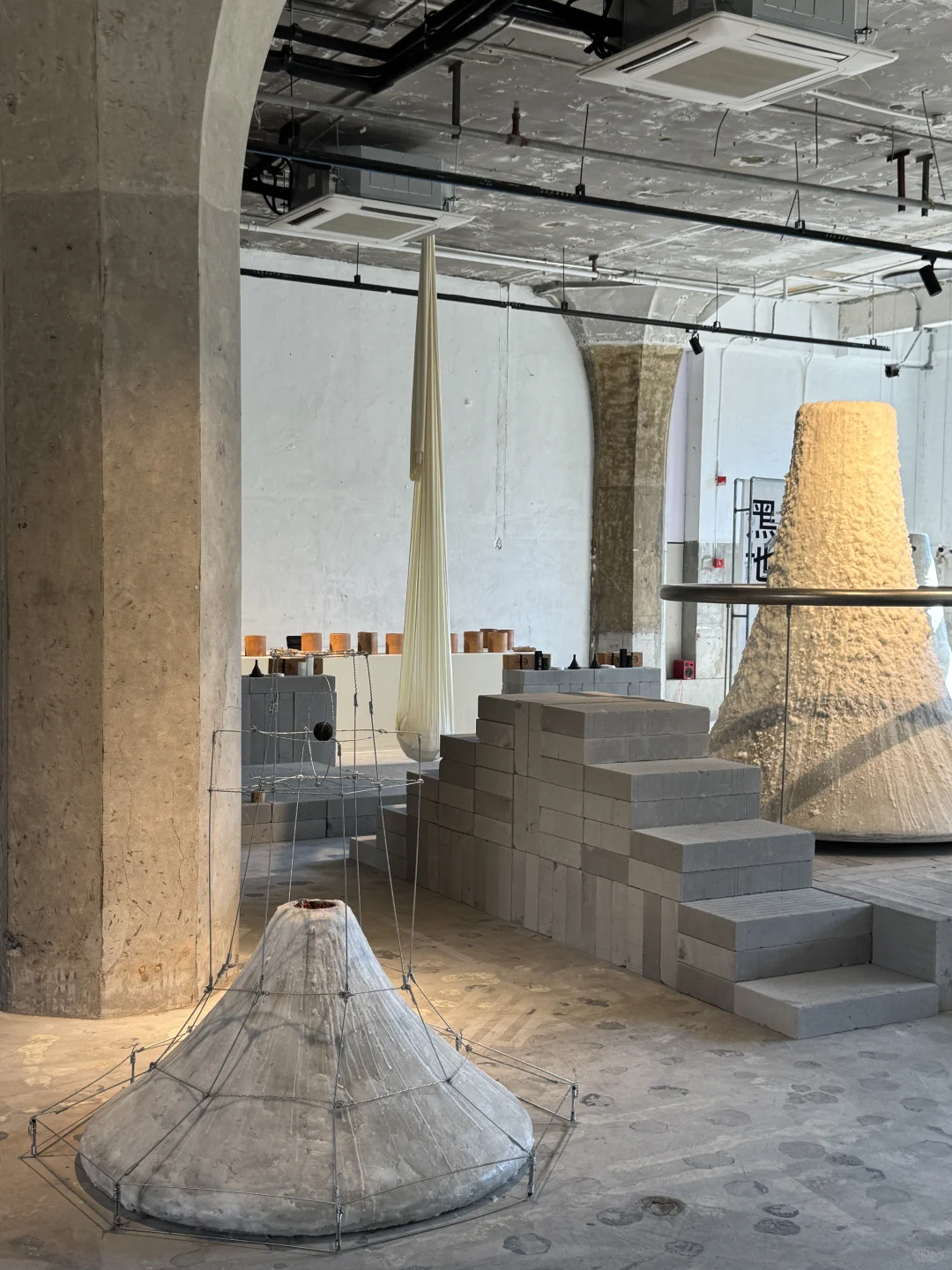 黑地|小而美的展