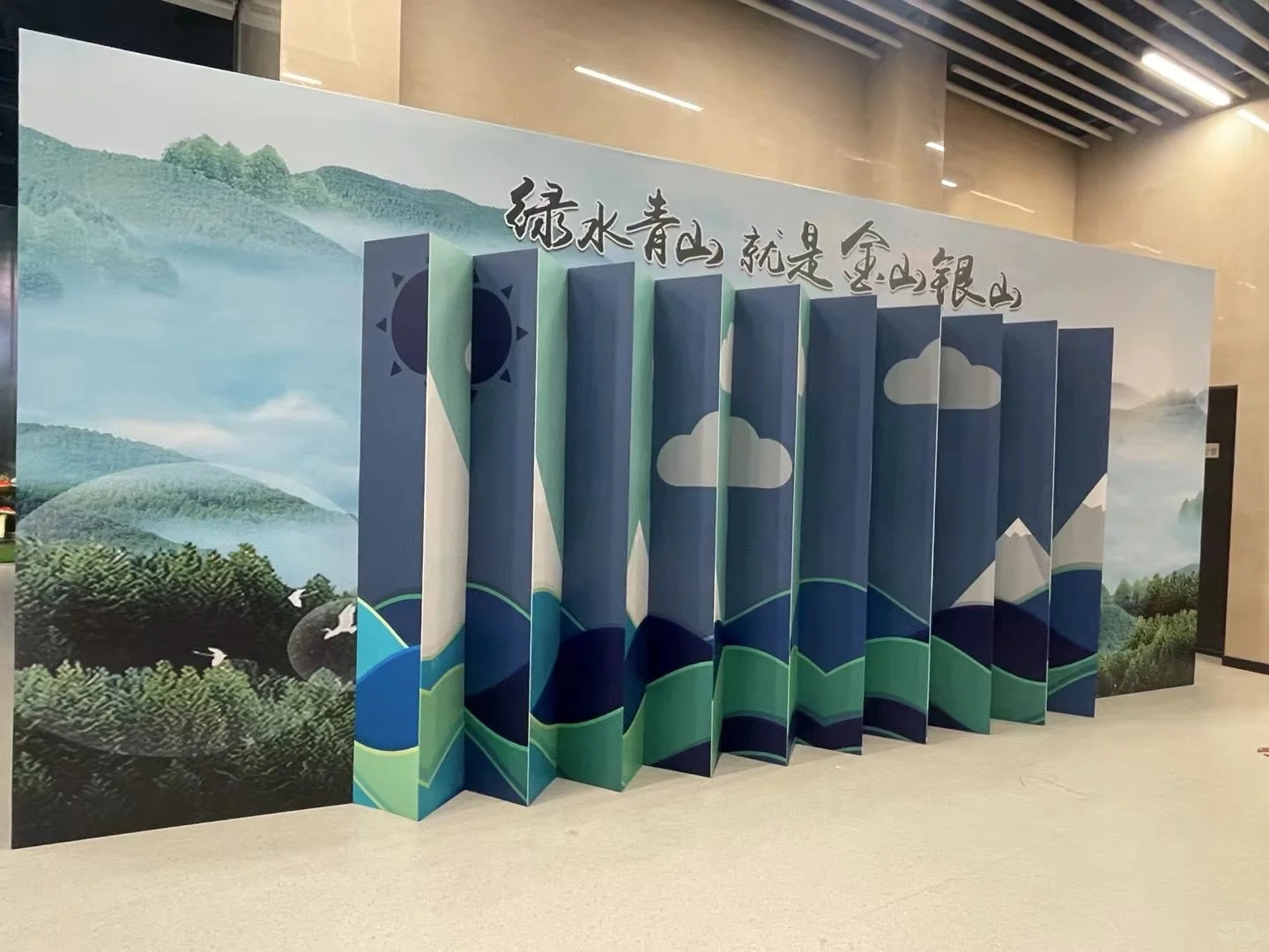 跟大家看一下我们24年做的展会活动