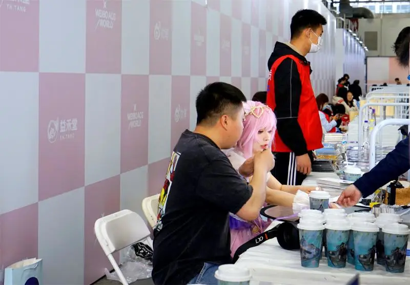 穿越次元的青春狂欢:一位老人眼中的动漫展