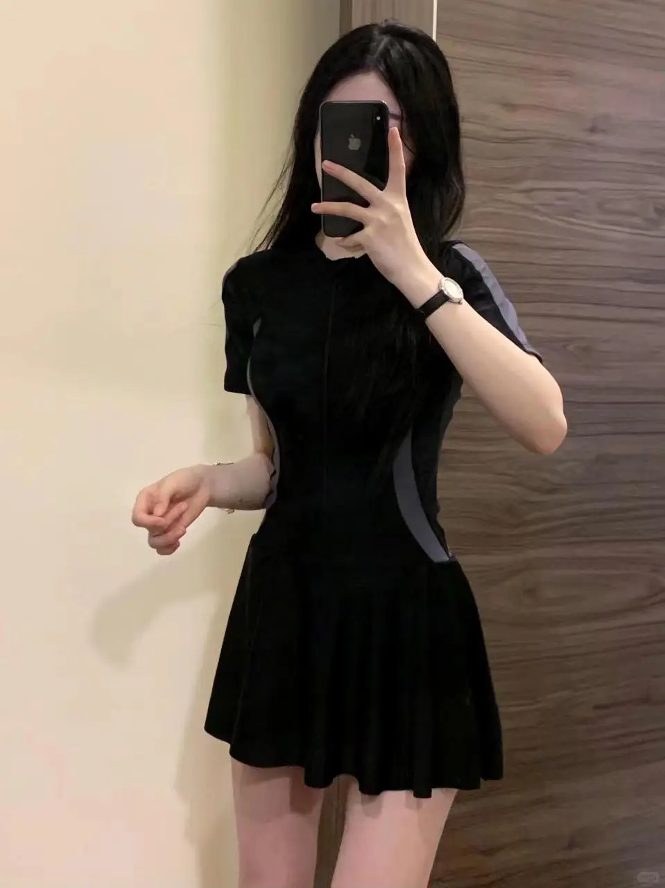 发现宝藏泳衣！黑+灰蓝配色太绝了?
