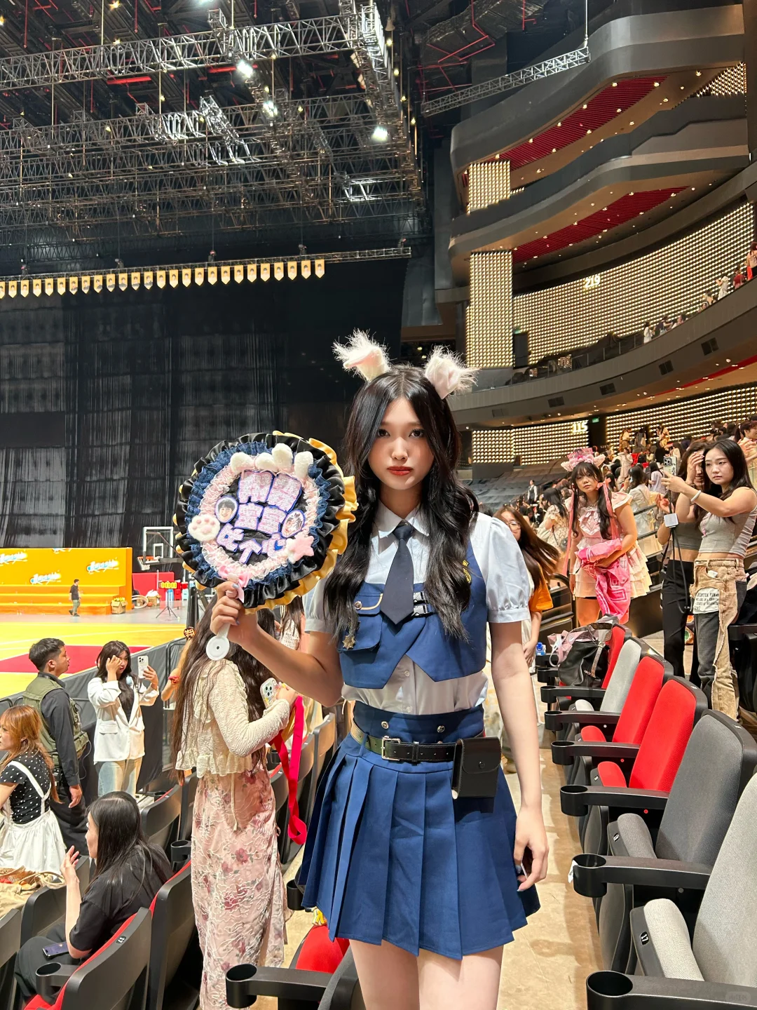 克莱因蓝礼服怎么选?糖妹带你一篇速通!