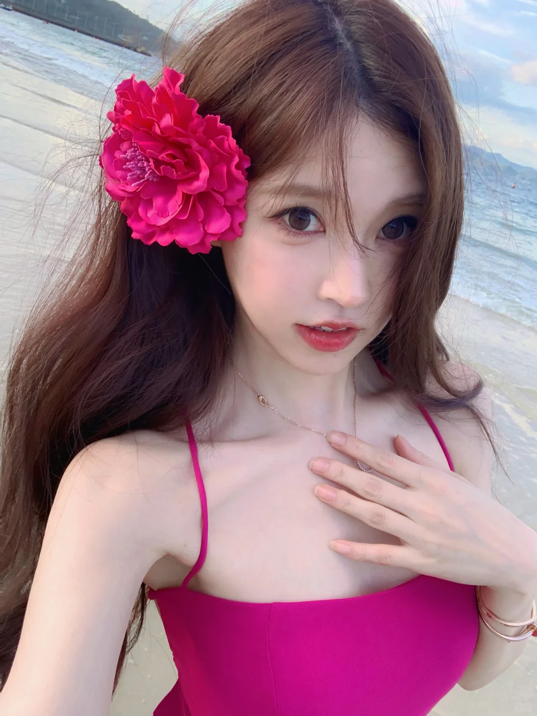 终于穿我最爱的玫红去海边了?