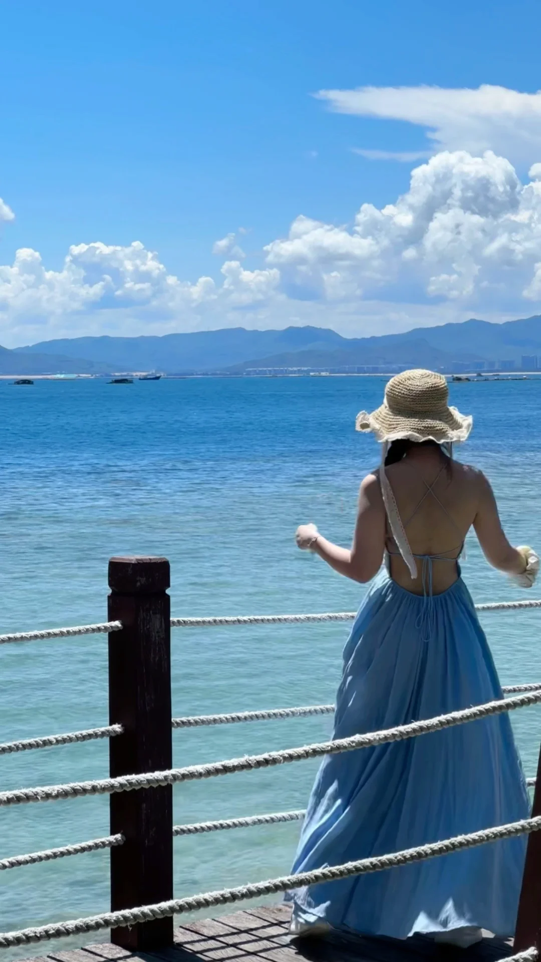 好多姐妹问的这条蓝色海岛连衣裙