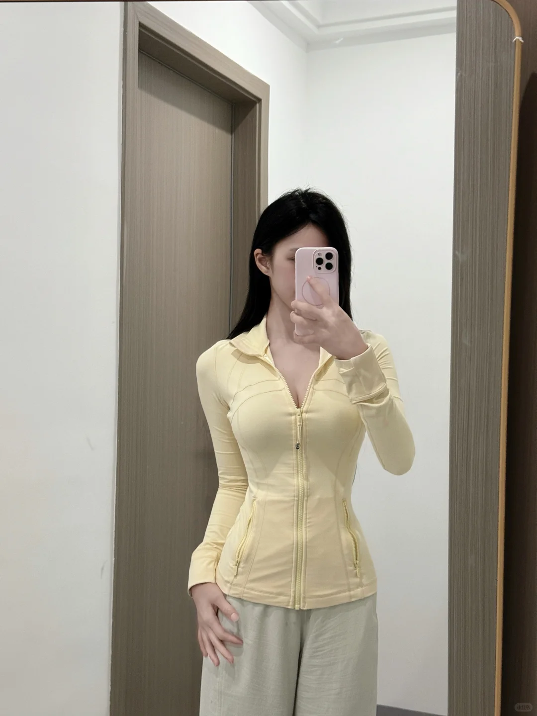 Lululemon define 奶油黄 这个颜色太春天了