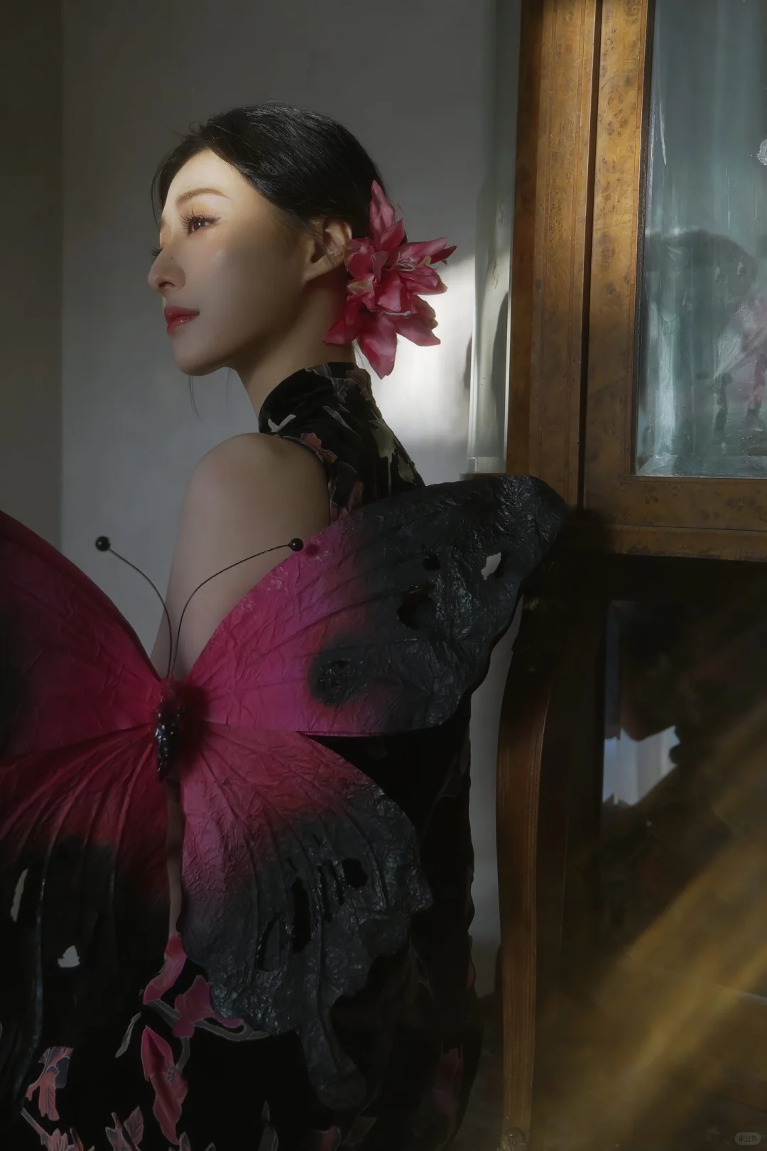 胡连馨真的从头美到脚，不愧是旗袍之躯?