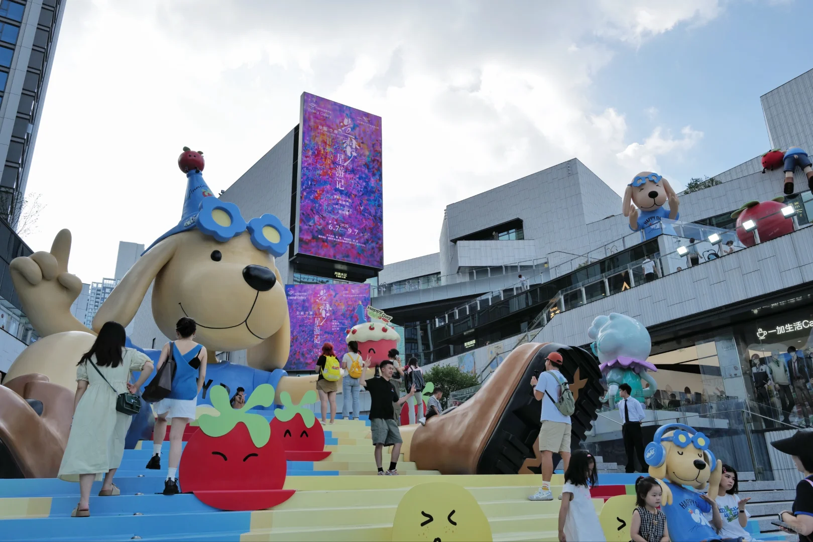 为了一场艺术展,上满一座城市的3d大屏。
