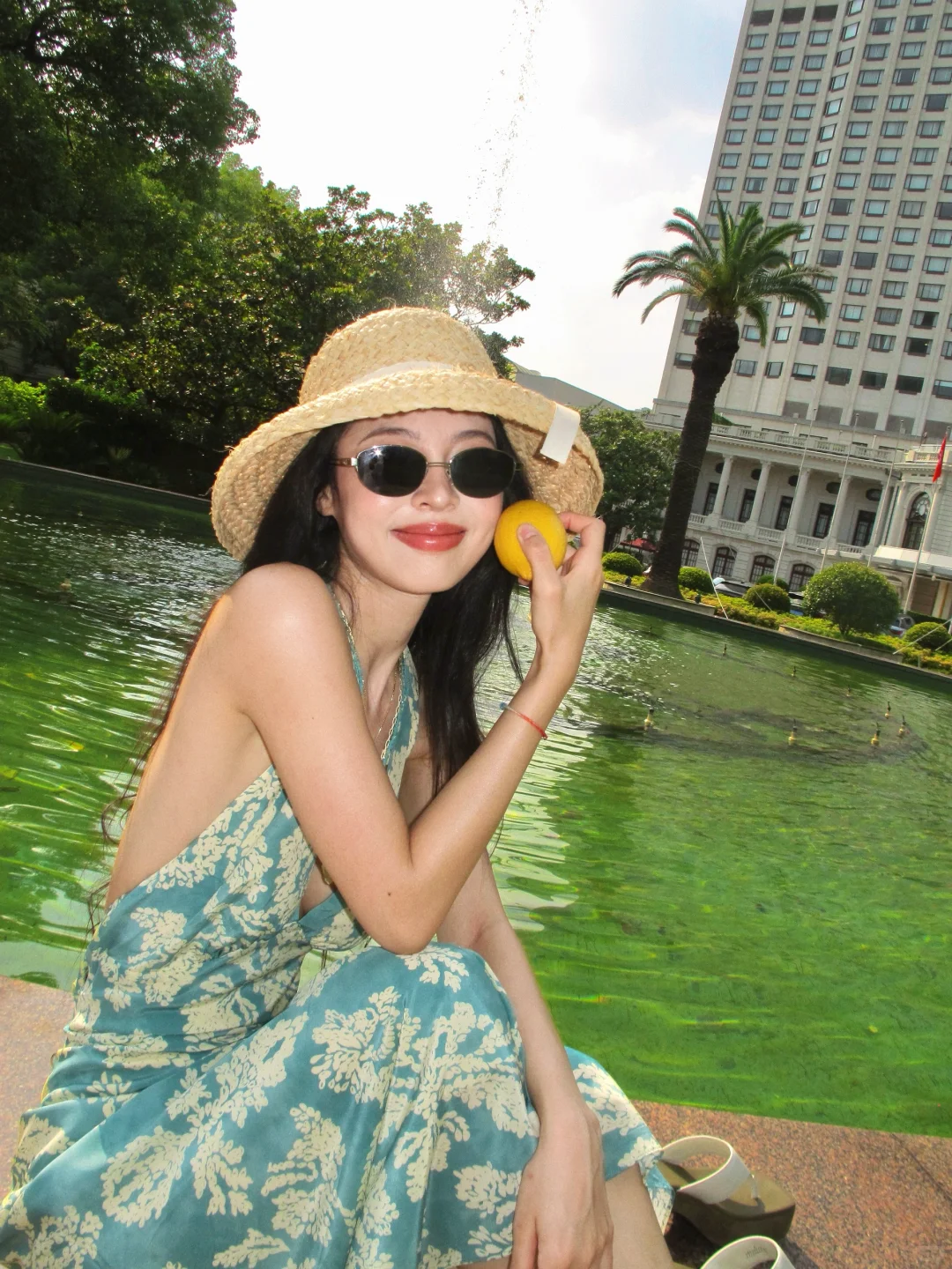 精心打扮怎么了？我只知道自信美丽！