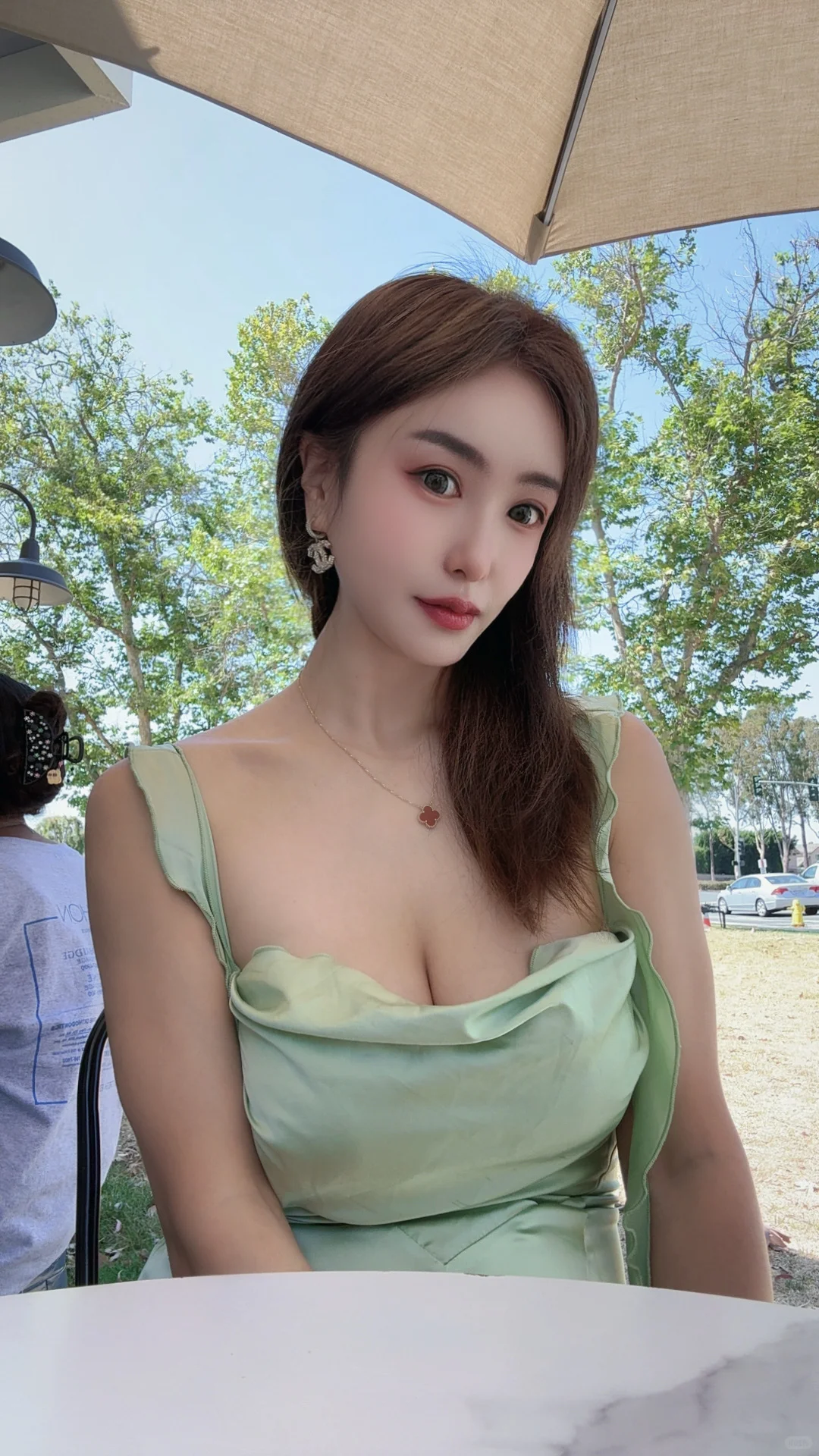 不穿bra的尔湾少妇小姐姐们——美式??生活