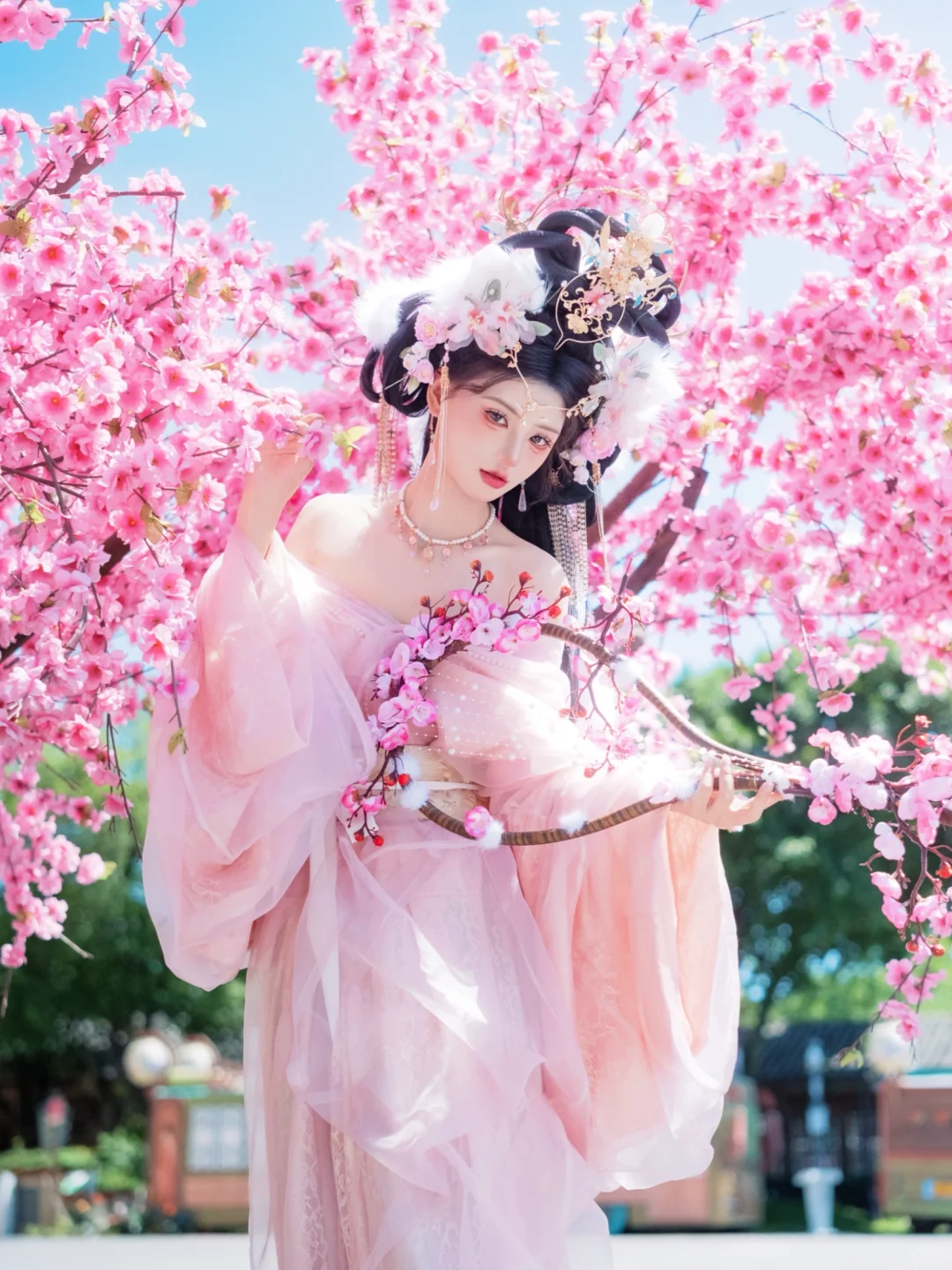 暑假来洛带必拍❗️又纯又欲的粉色小狐狸?