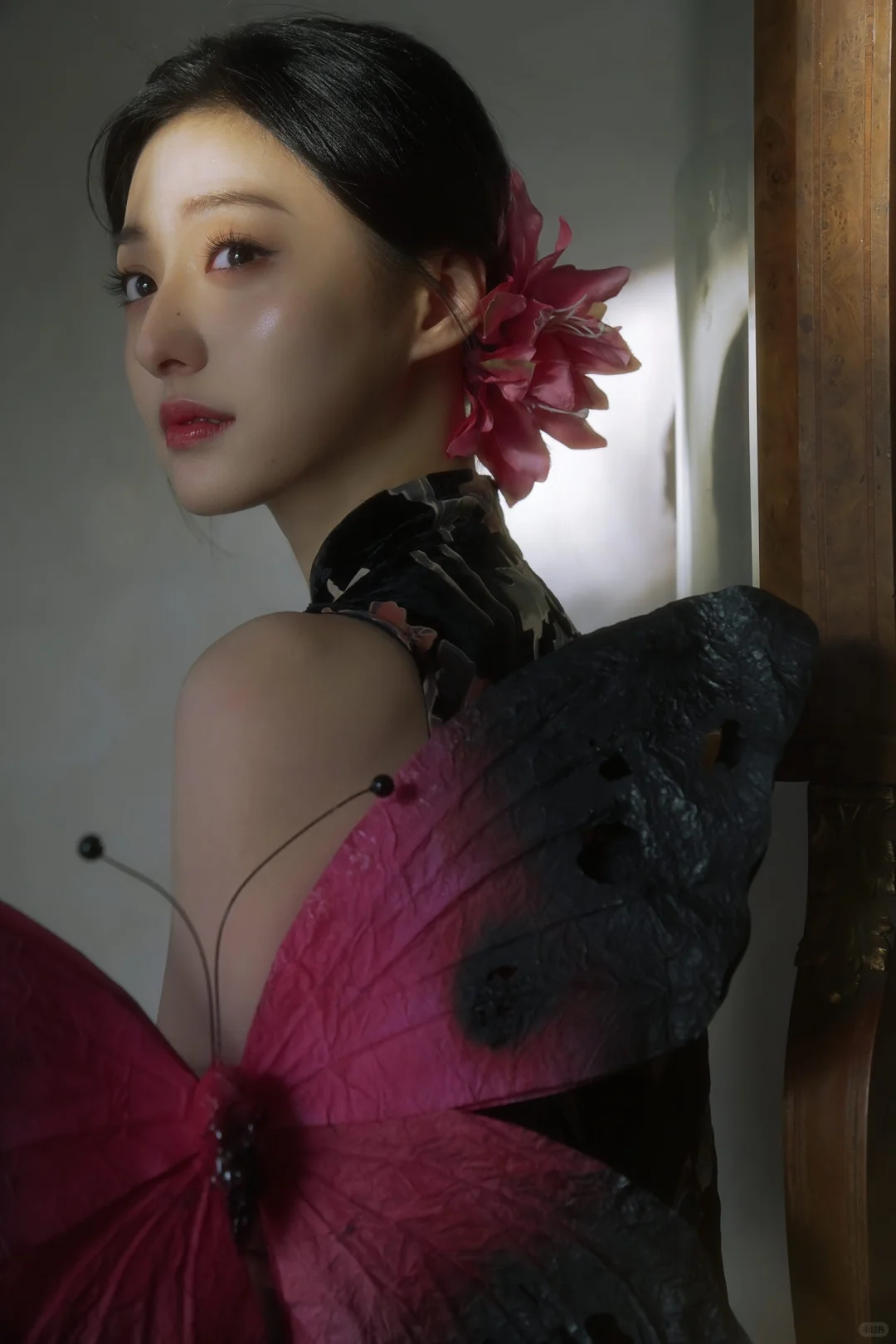 胡连馨真的从头美到脚，不愧是旗袍之躯?