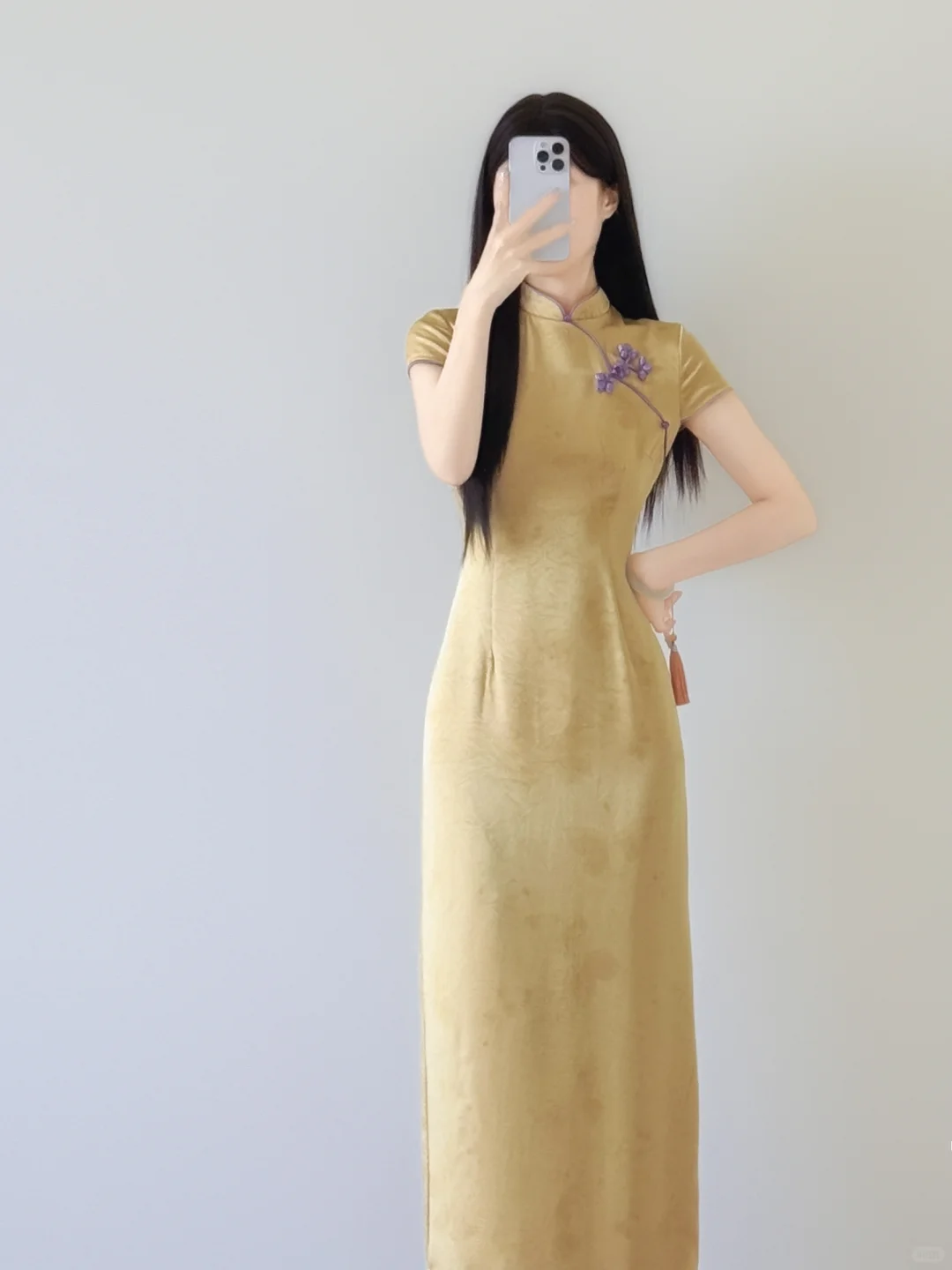 ?是温柔可人的淡黄旗袍呀！明媚到骨子里☀️