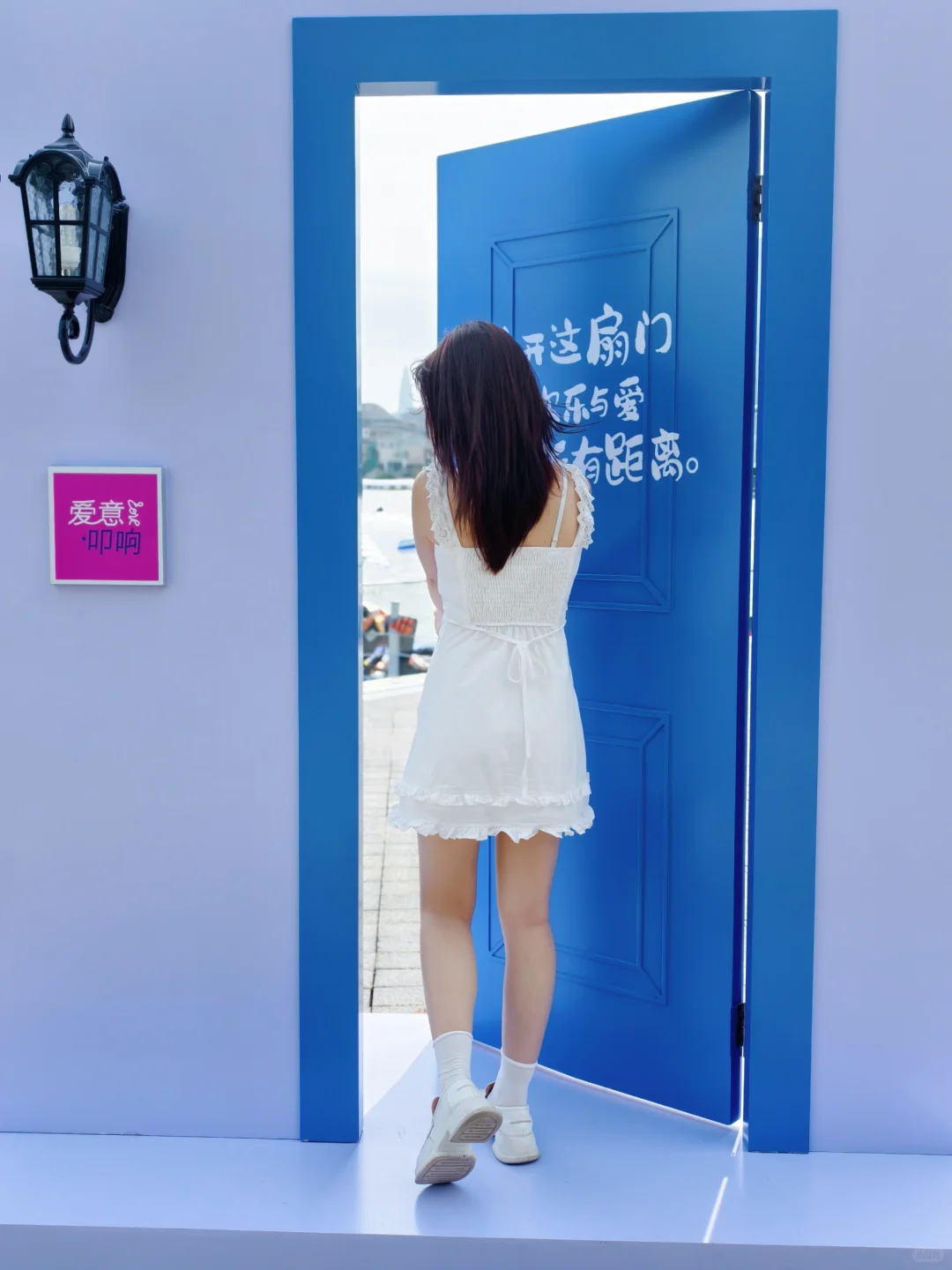 ?多巴胺蓝展美哭!?地铁口免费出片