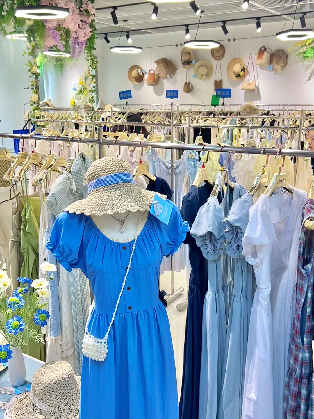 记住青岛这个地方！！海边小裙子¥59起随意试…