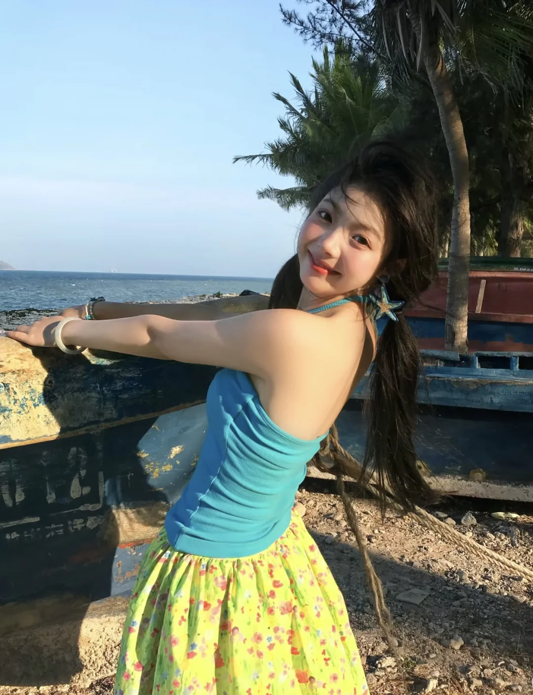 海边拍照姿势+穿搭
