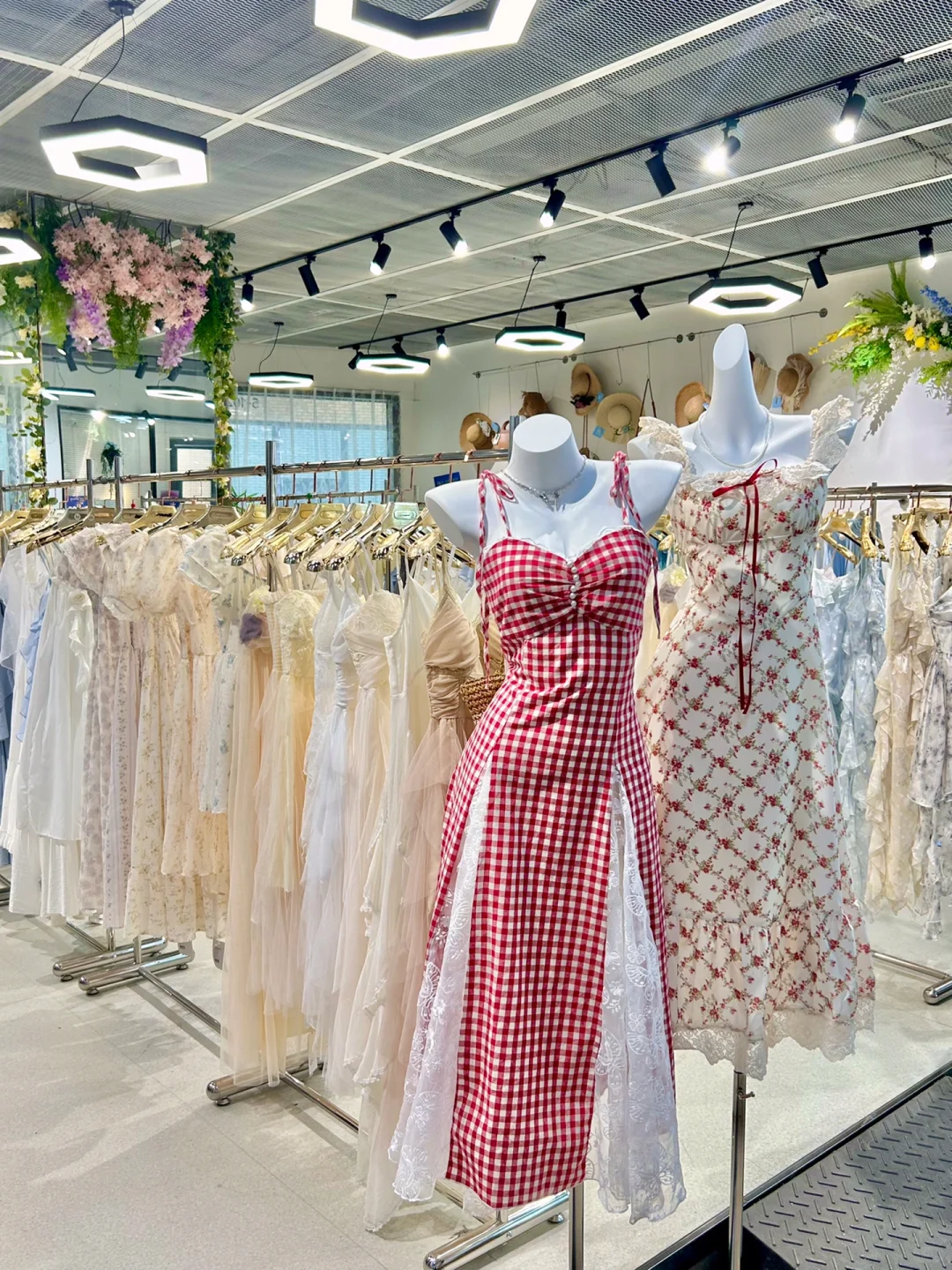 记住青岛这个地方！！海边小裙子¥59起随意试…