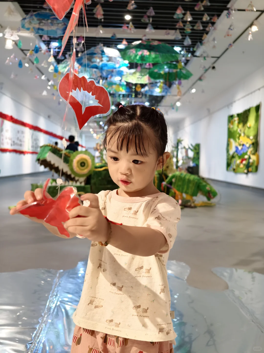 溜娃 | 幼儿园美术展惊呆我了！