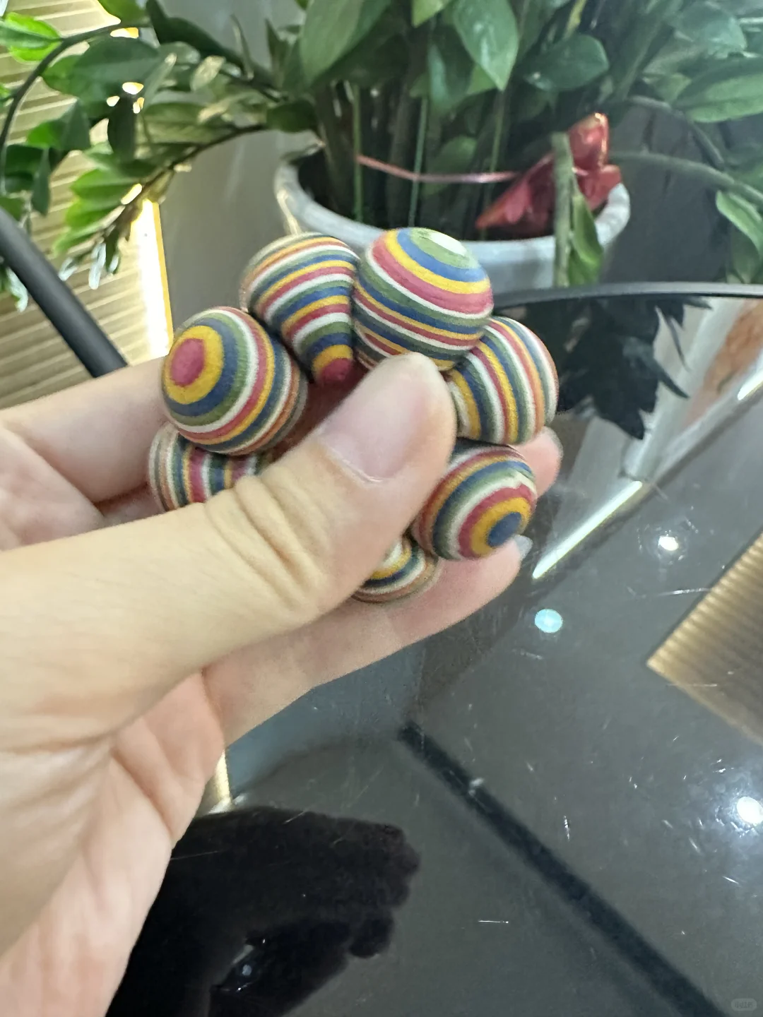 等餐时文玩少妇都在做啥?