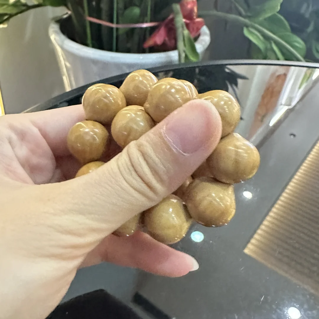 等餐时文玩少妇都在做啥?