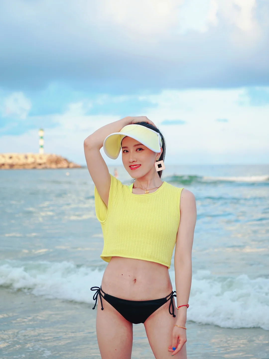 40岁 | 海边松弛感穿搭✨ 把自由穿在身上