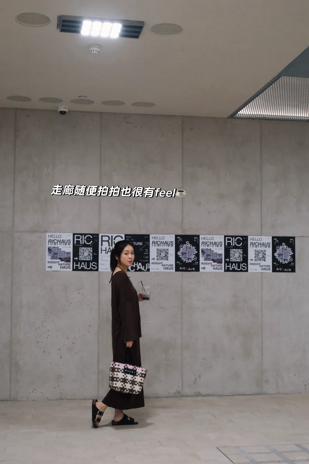 40度的重庆就应该躲进艺术展里呀?