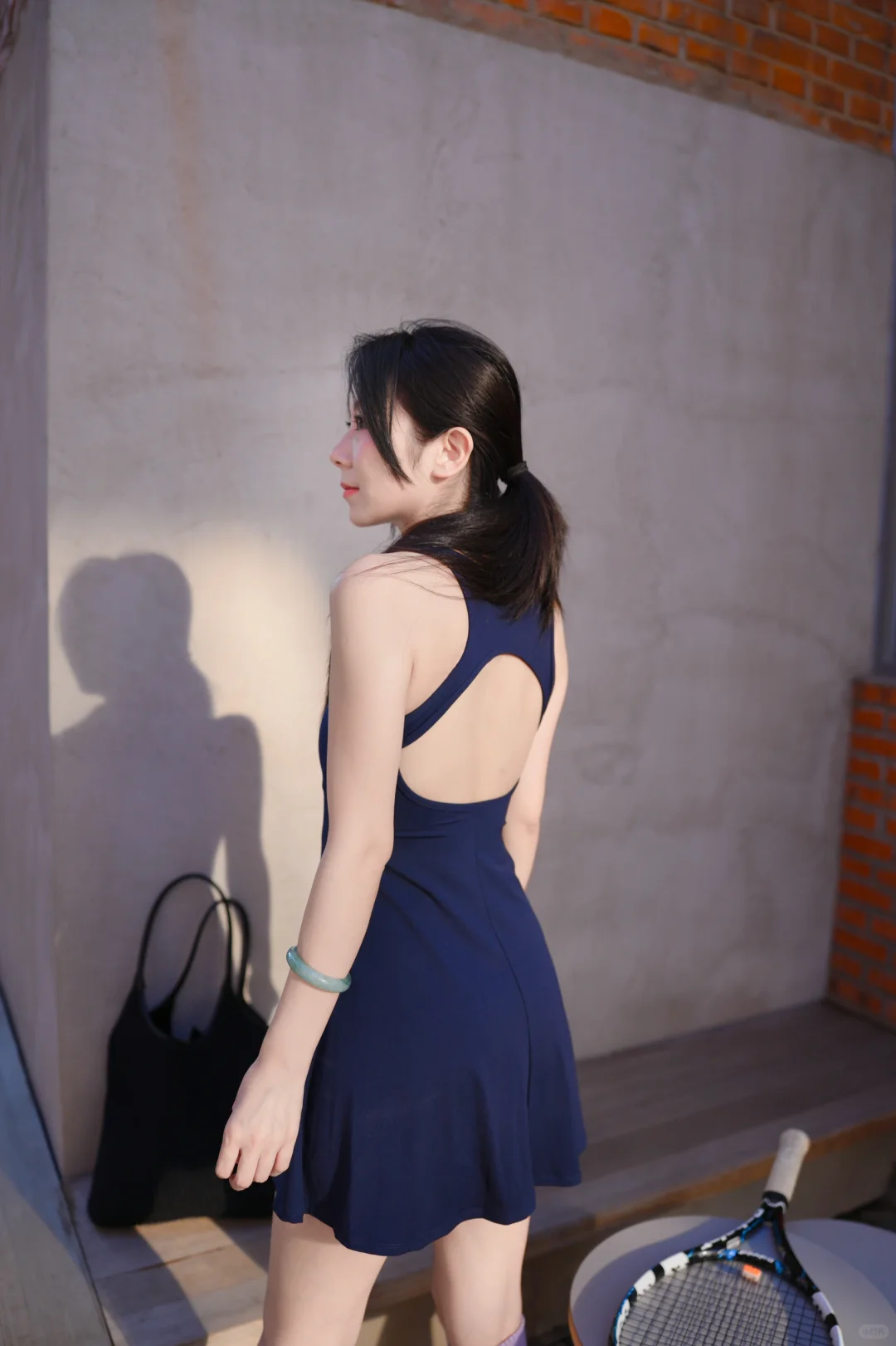 网瘾少女穿瑜伽服?来打球?啦