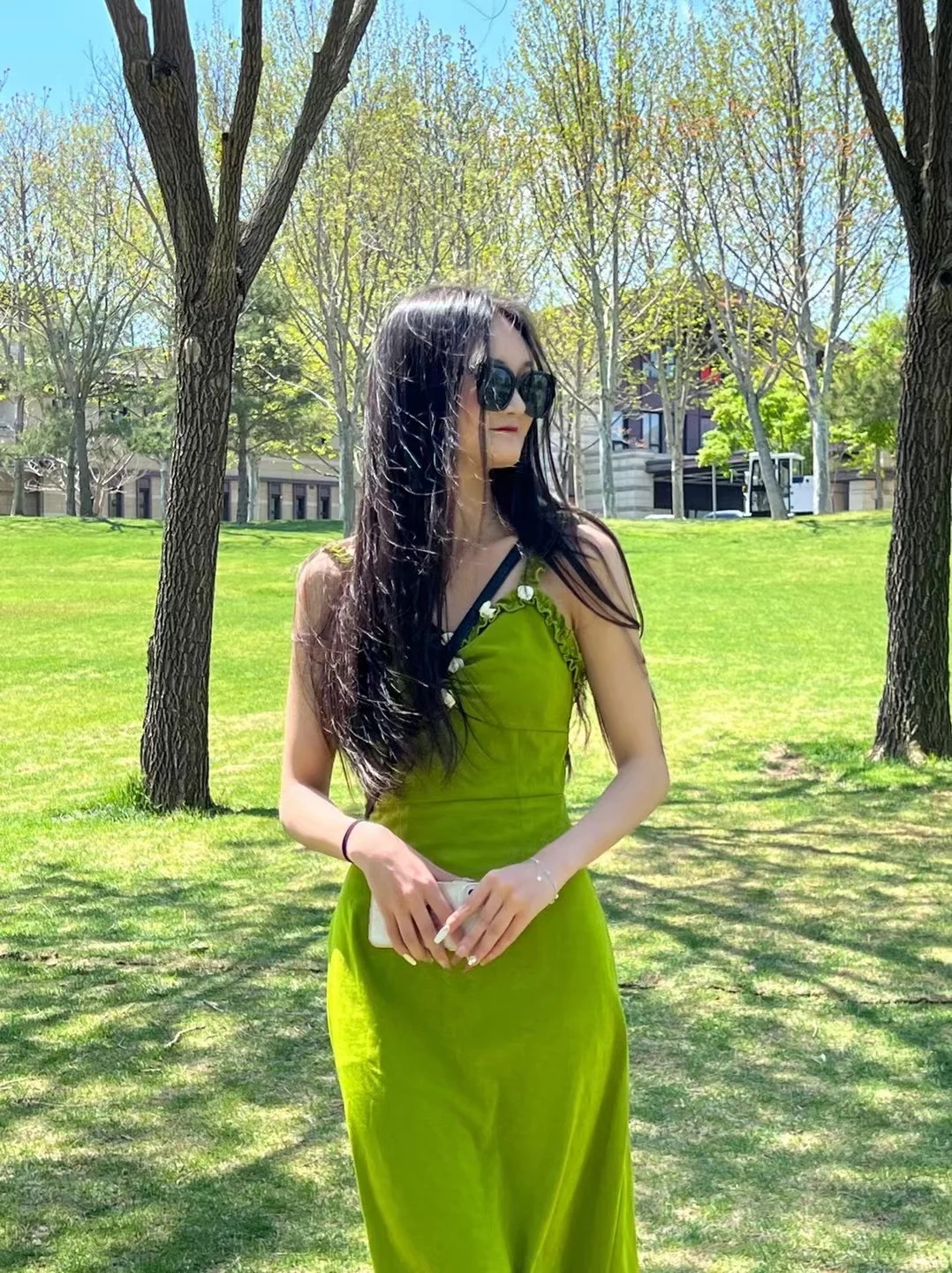 在公园里享受阳光☀️｜尝试熟女风
