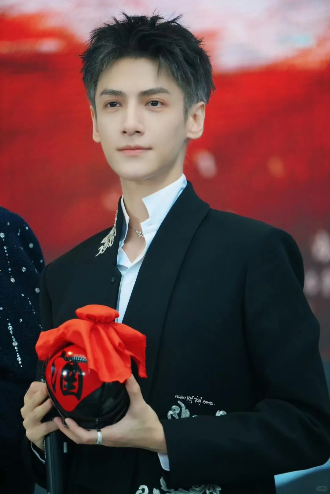 罗云熙水龙吟微指百指断层第一芒果招商大会
