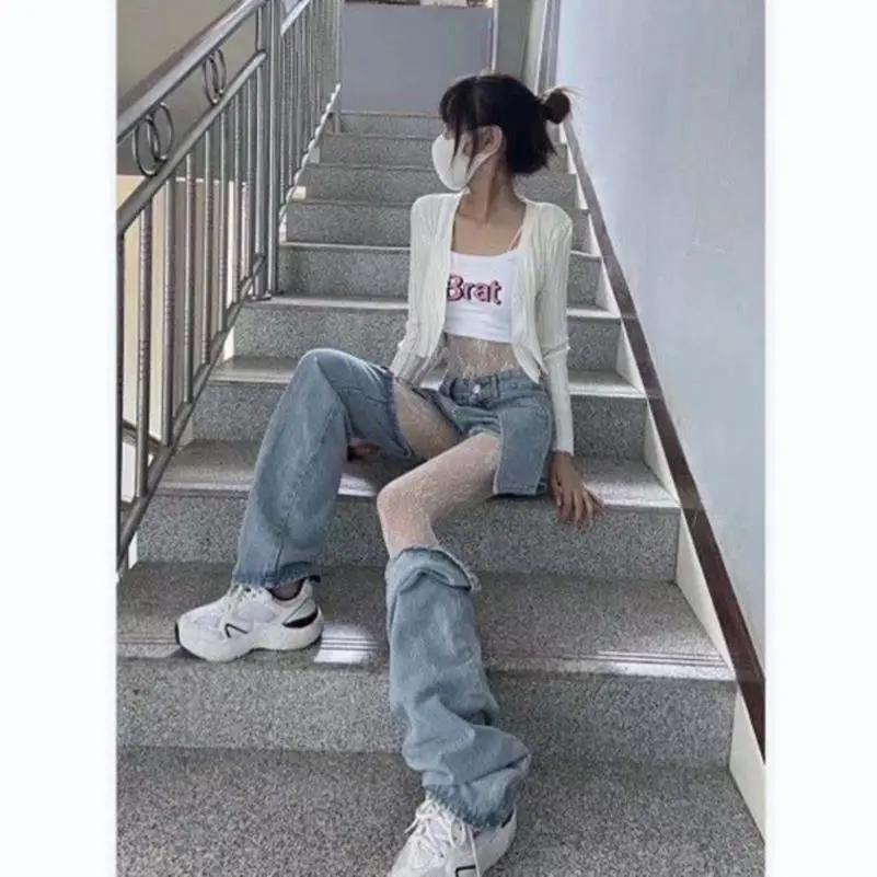 夏日辣妹必备这条高腰牛仔短裤也太显腿长了