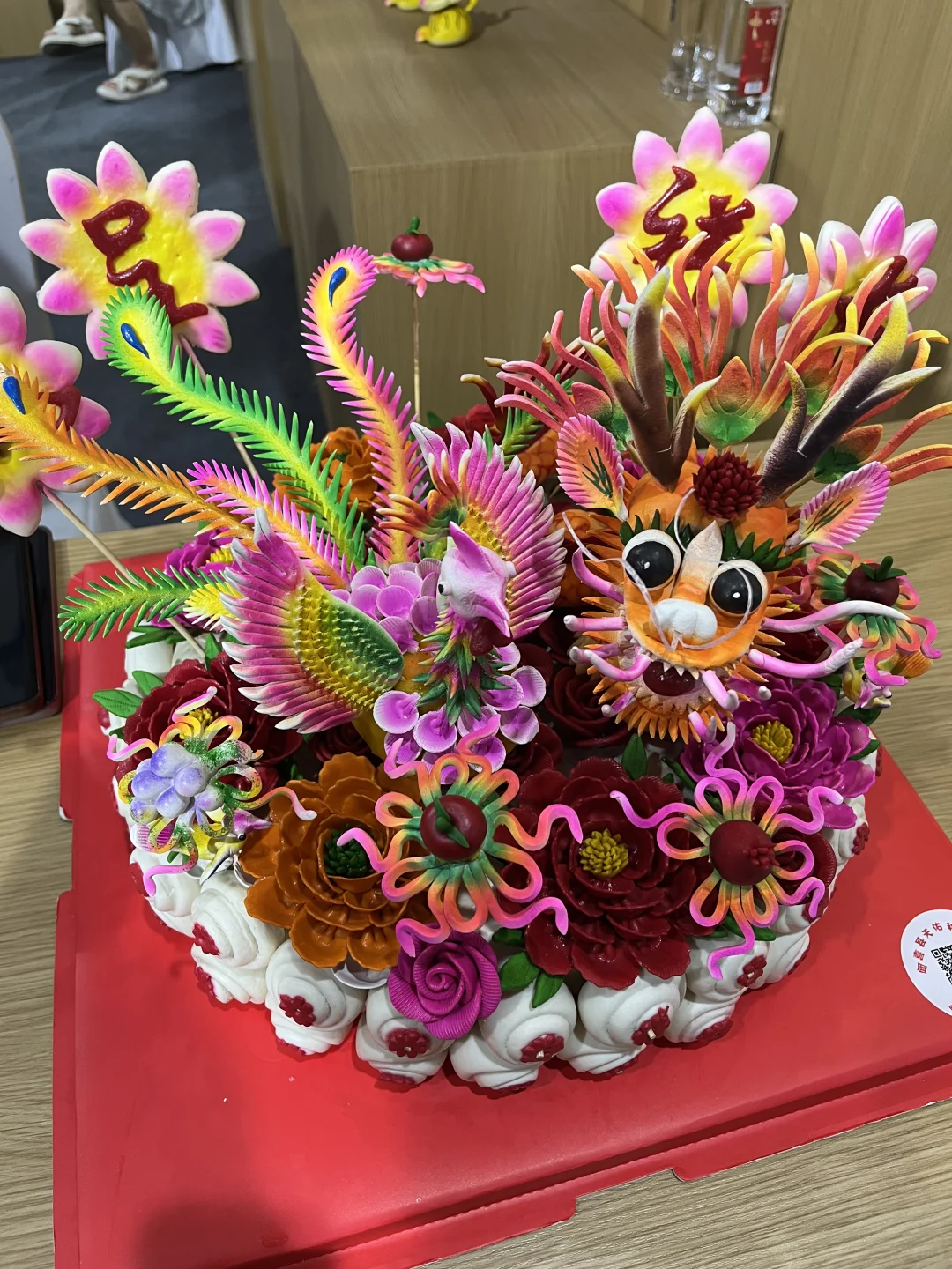 和仔仔外婆去逛新疆非遗展销会