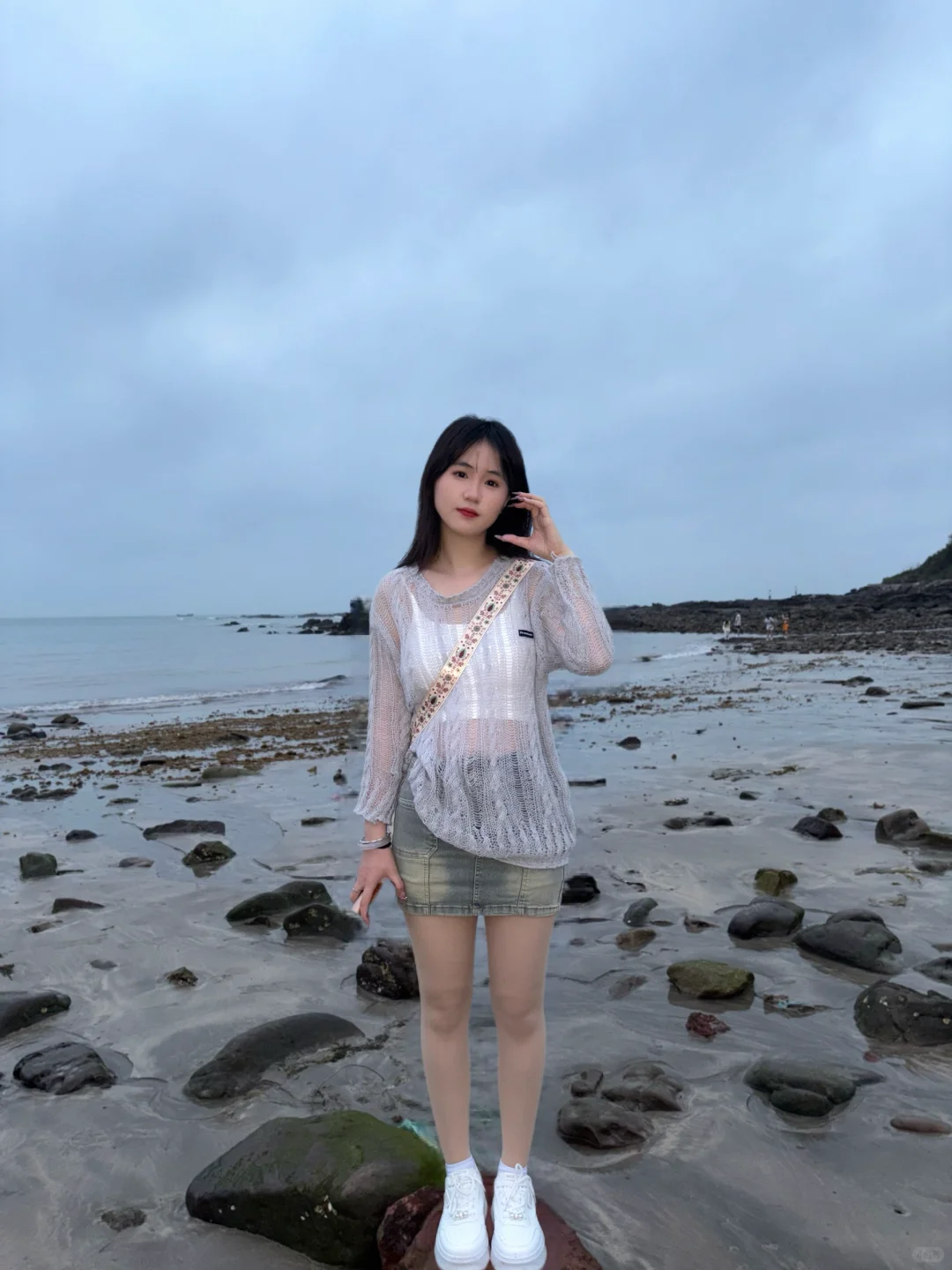 牛仔裙就应该配大海