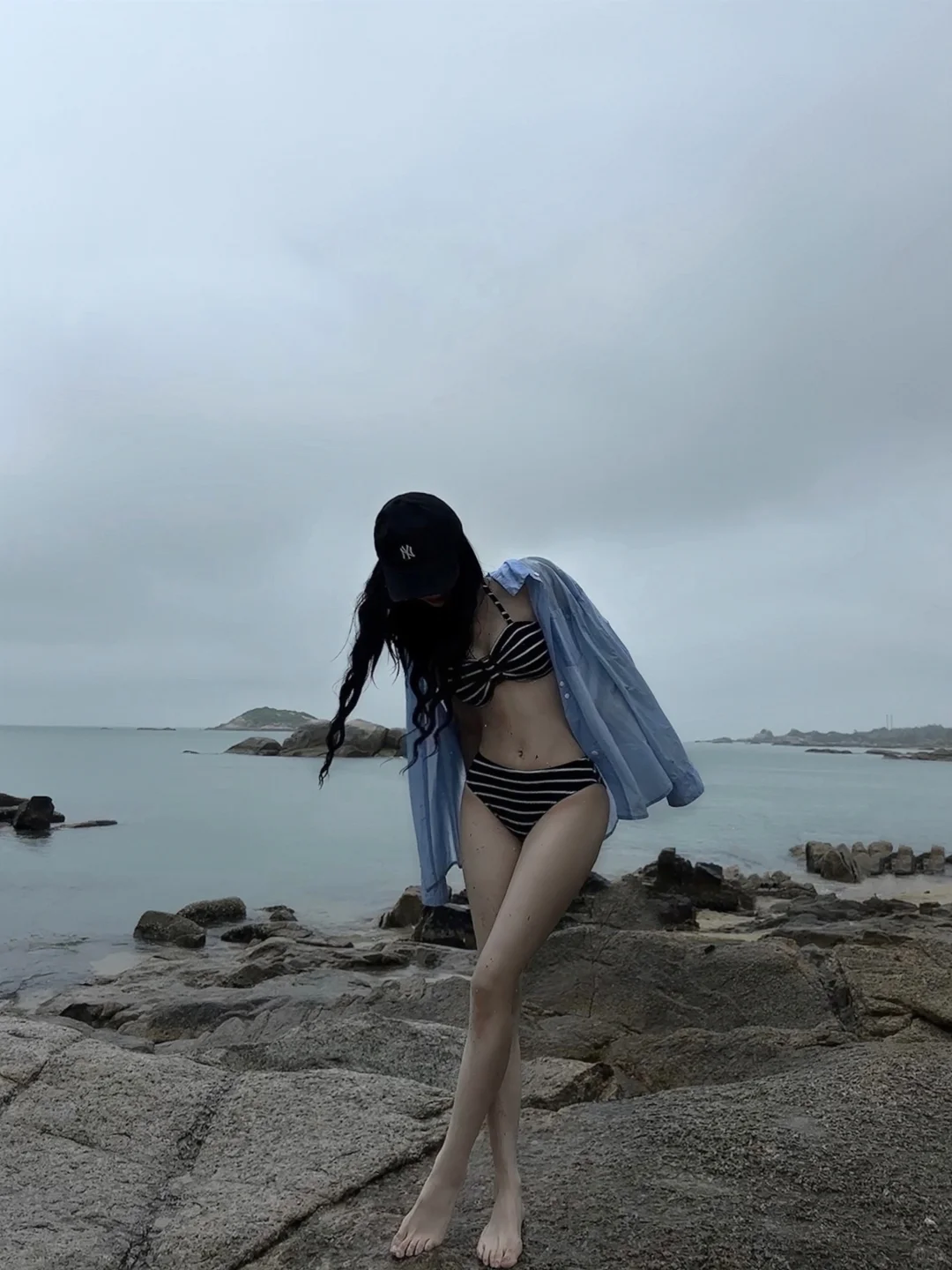 存一些海边拍照姿势（阴天版）