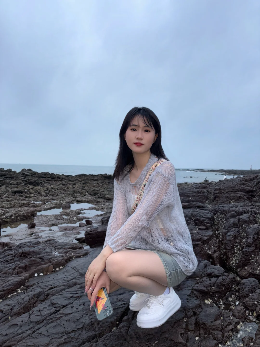 牛仔裙就应该配大海