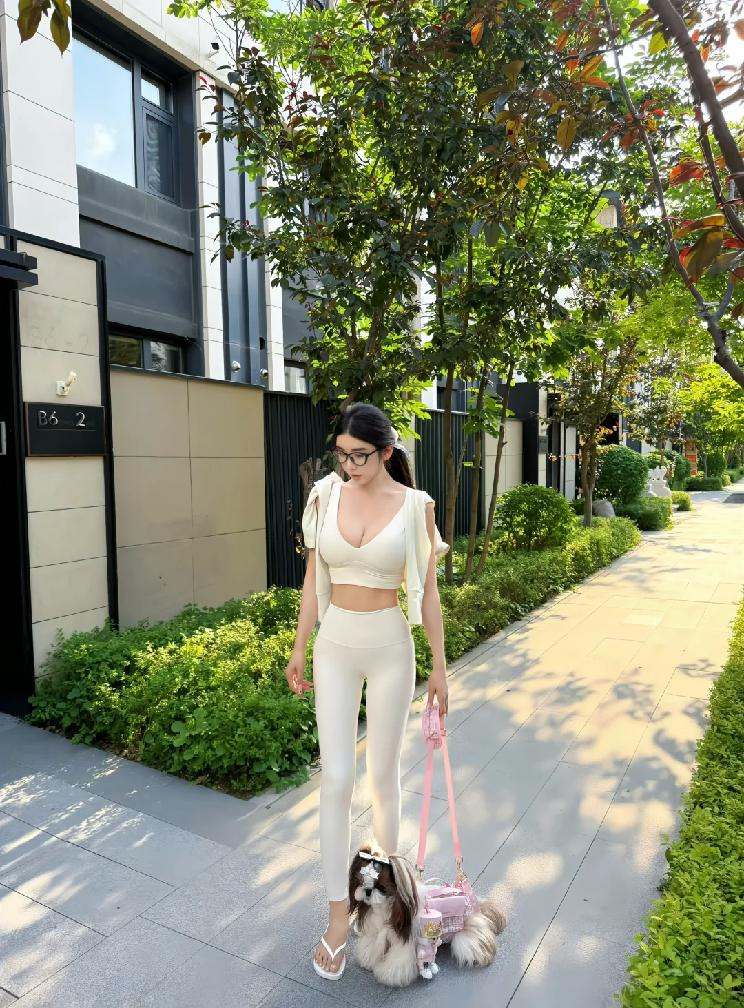我太爱白色瑜伽服了！☀️