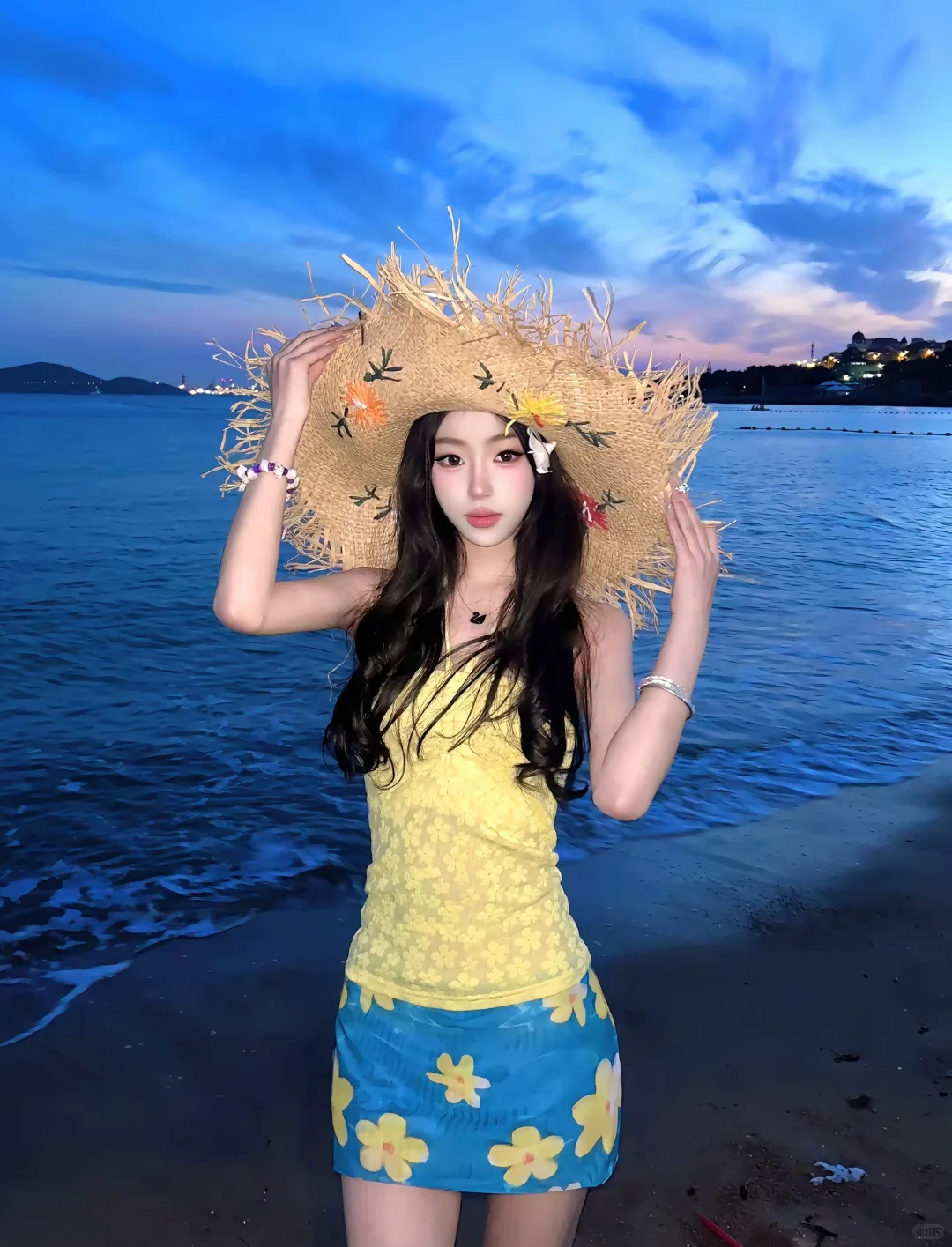 求青岛海边裙子推荐??
