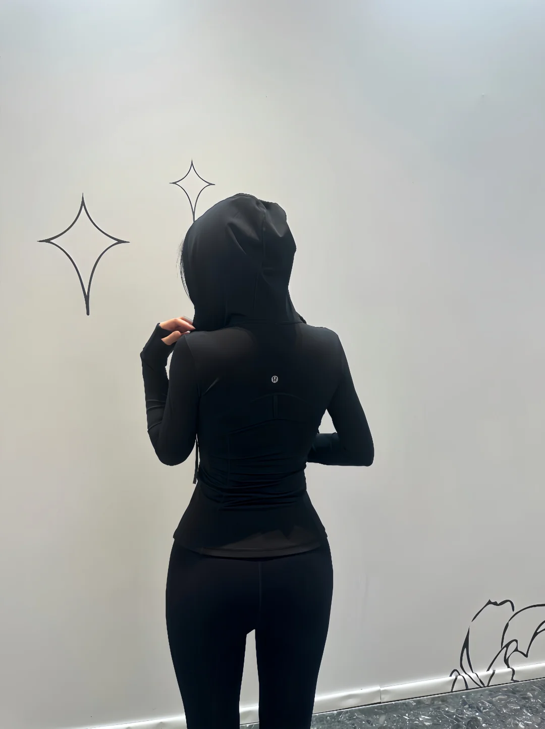 黑色瑜伽服、显瘦显高