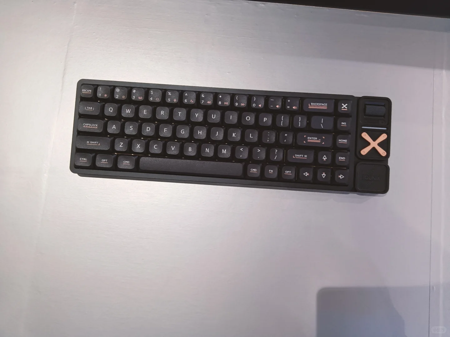 IQUNIX CJ 展