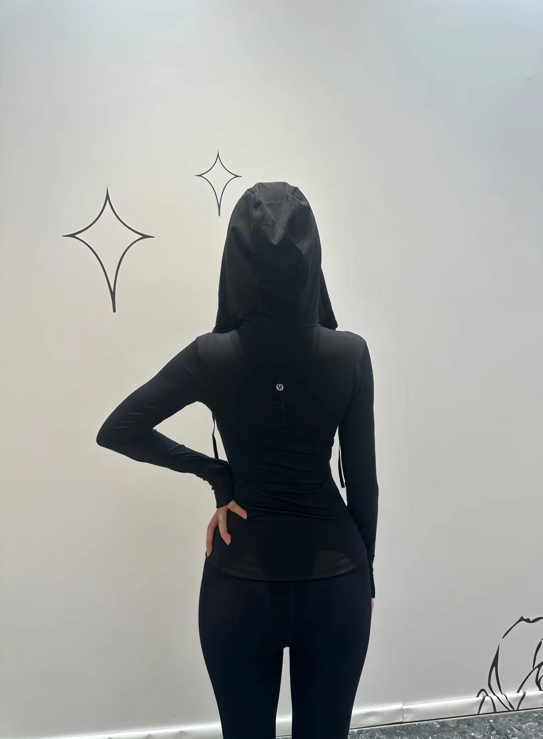 黑色瑜伽服、显瘦显高