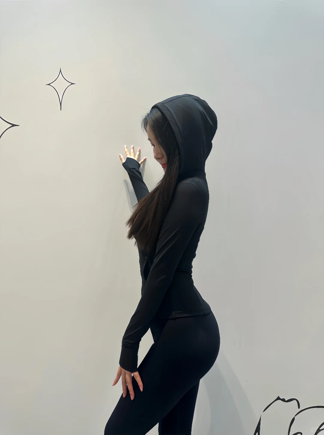 黑色瑜伽服、显瘦显高