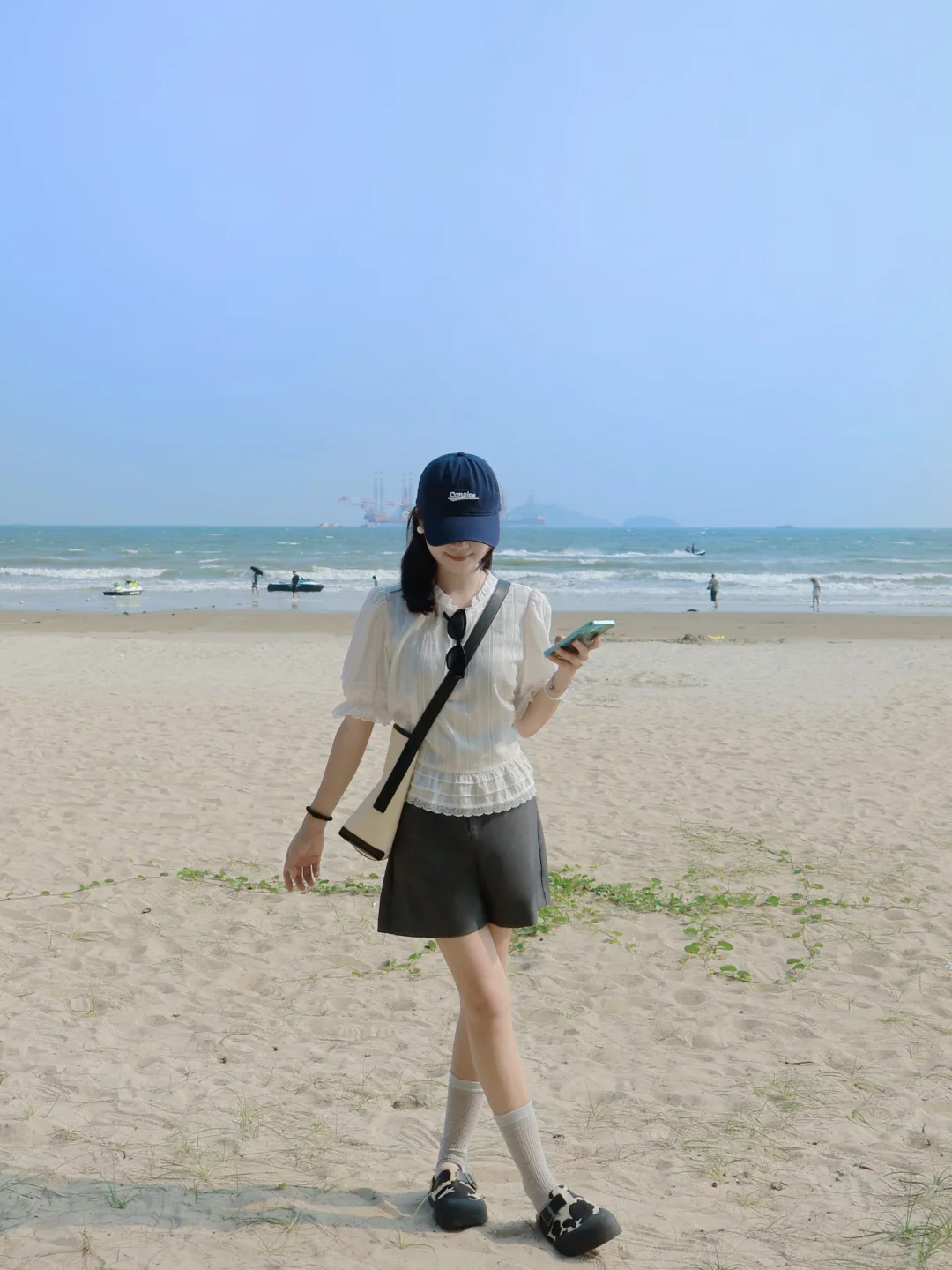 海边拍照?随性夏日穿搭