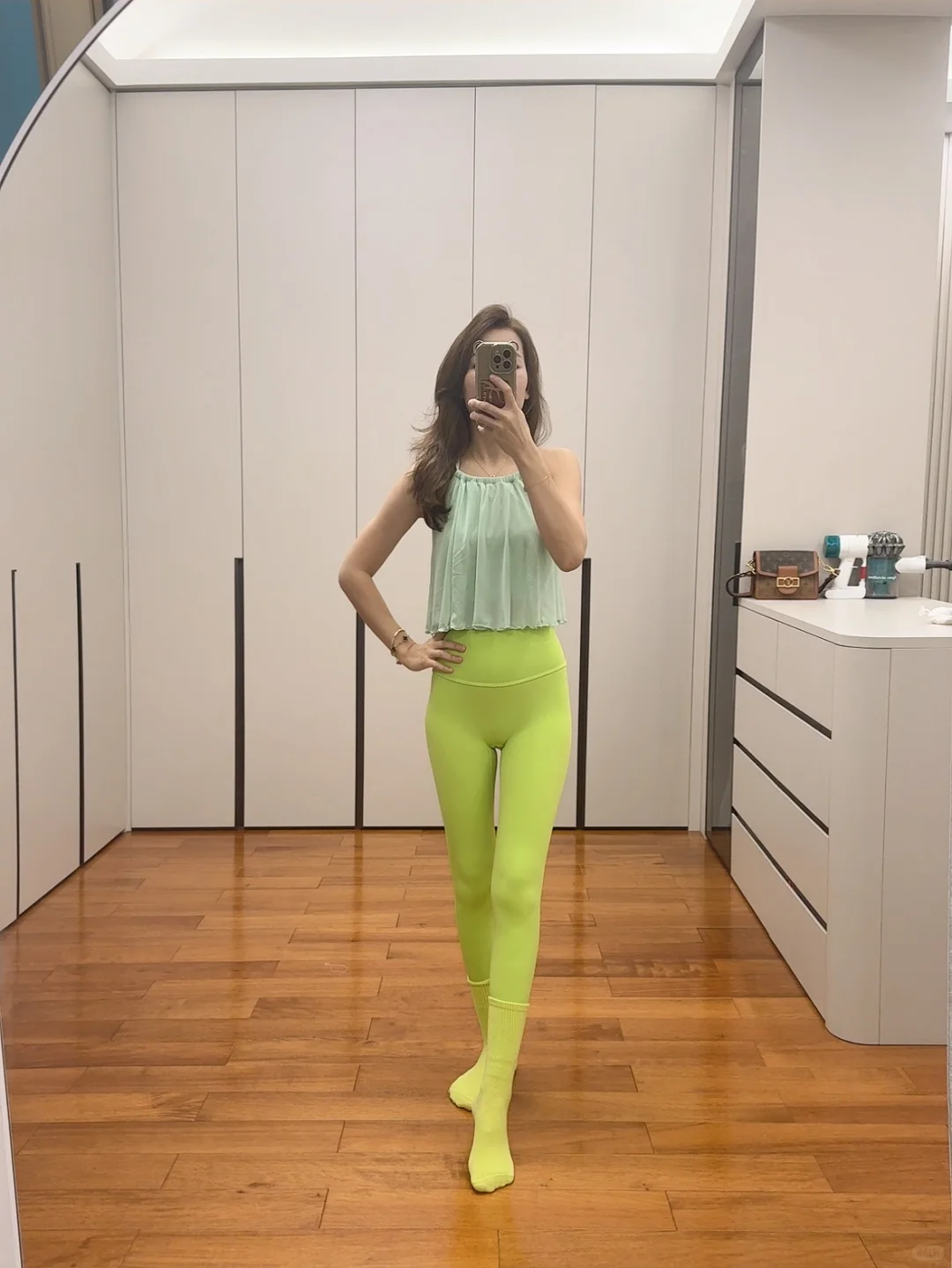 瑜伽服穿搭——荧光绿???