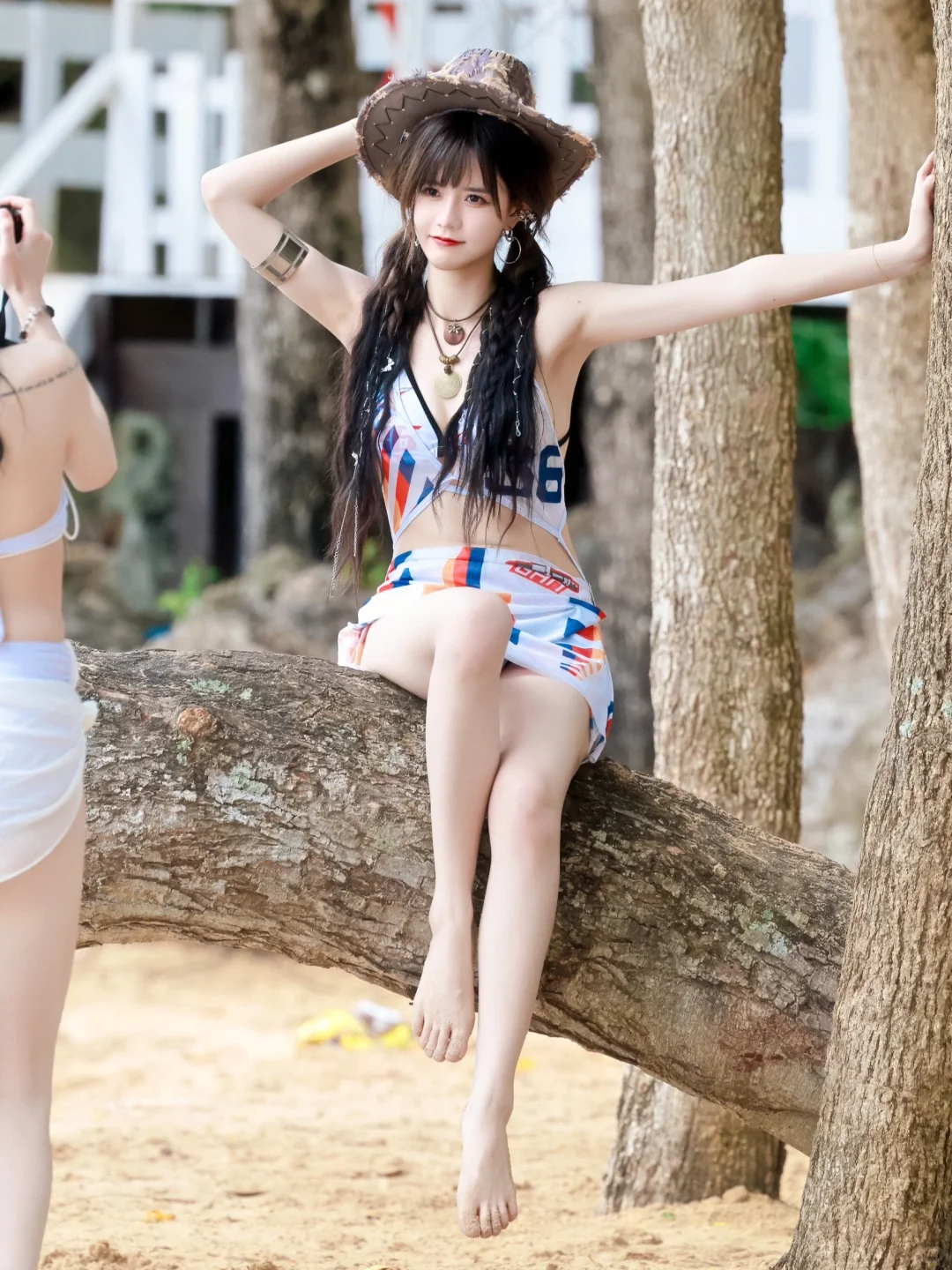 SNH48柏欣妤海边穿搭，夏日多巴胺代名词！