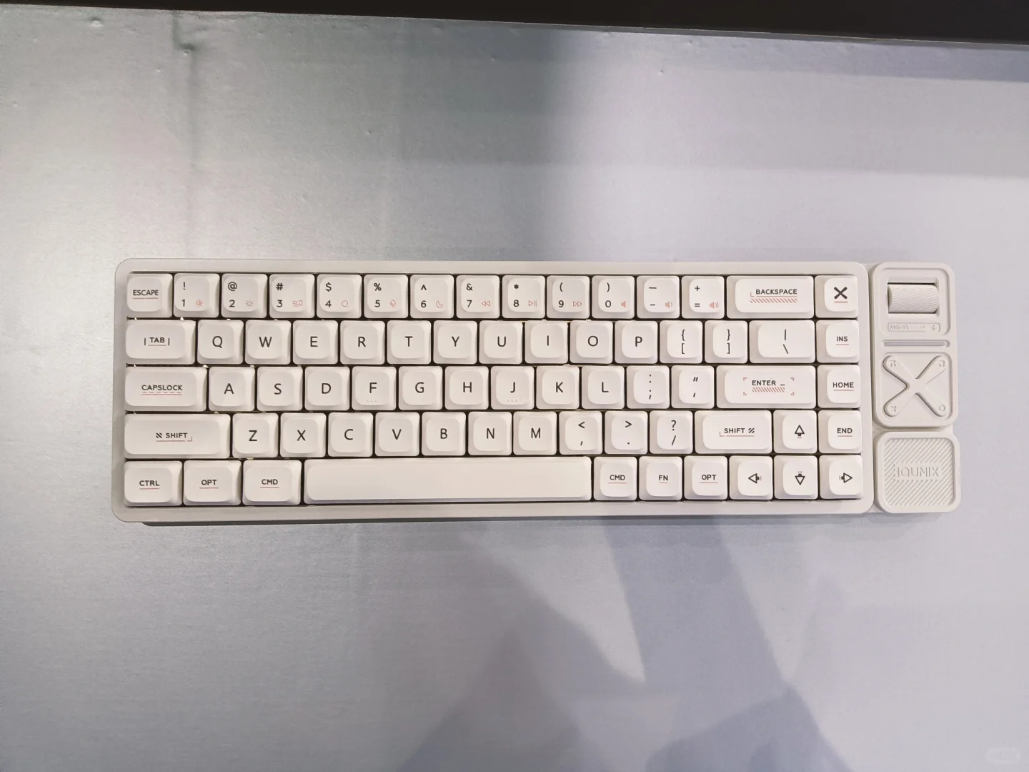 IQUNIX CJ 展