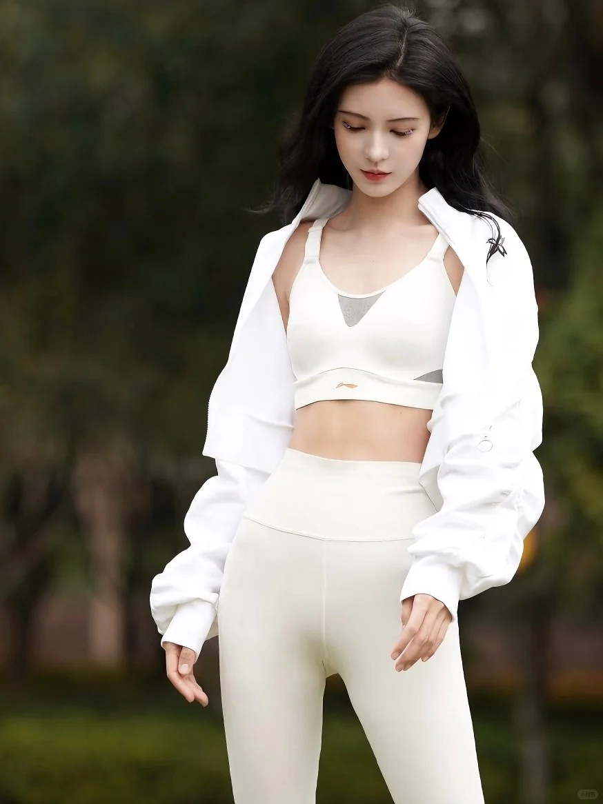 瑜伽服逐渐日常?来看看明星们的运动穿搭