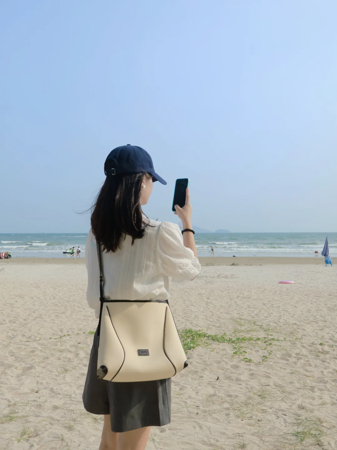 海边拍照?随性夏日穿搭