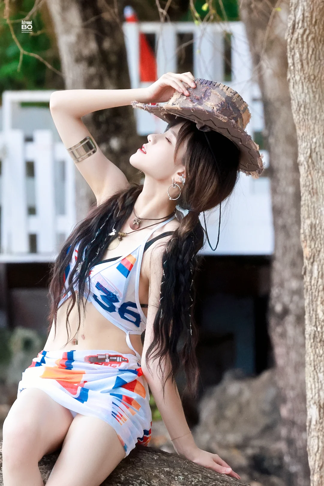 SNH48柏欣妤海边穿搭，夏日多巴胺代名词！