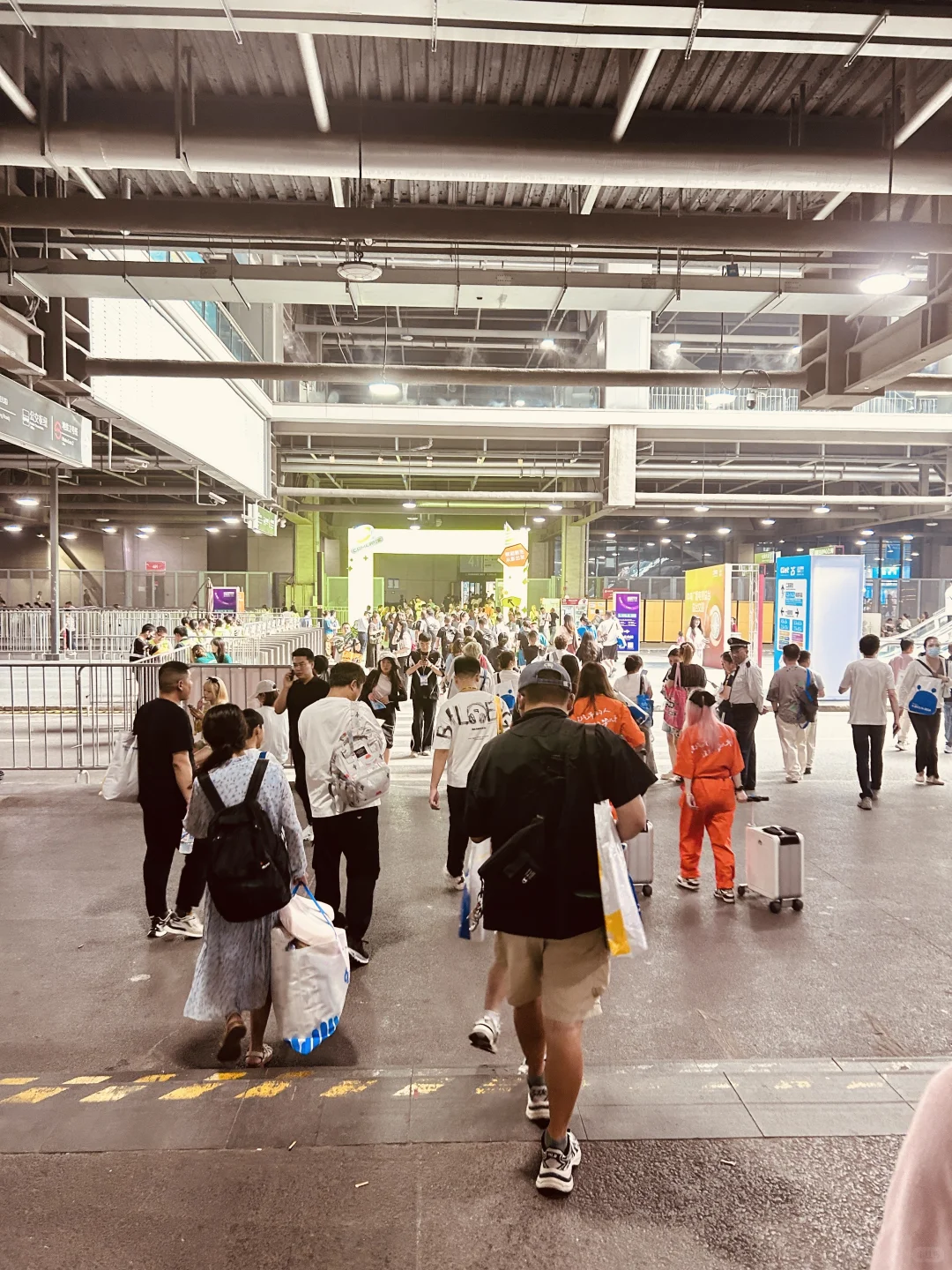 国展中心的展上认识好多新朋友
