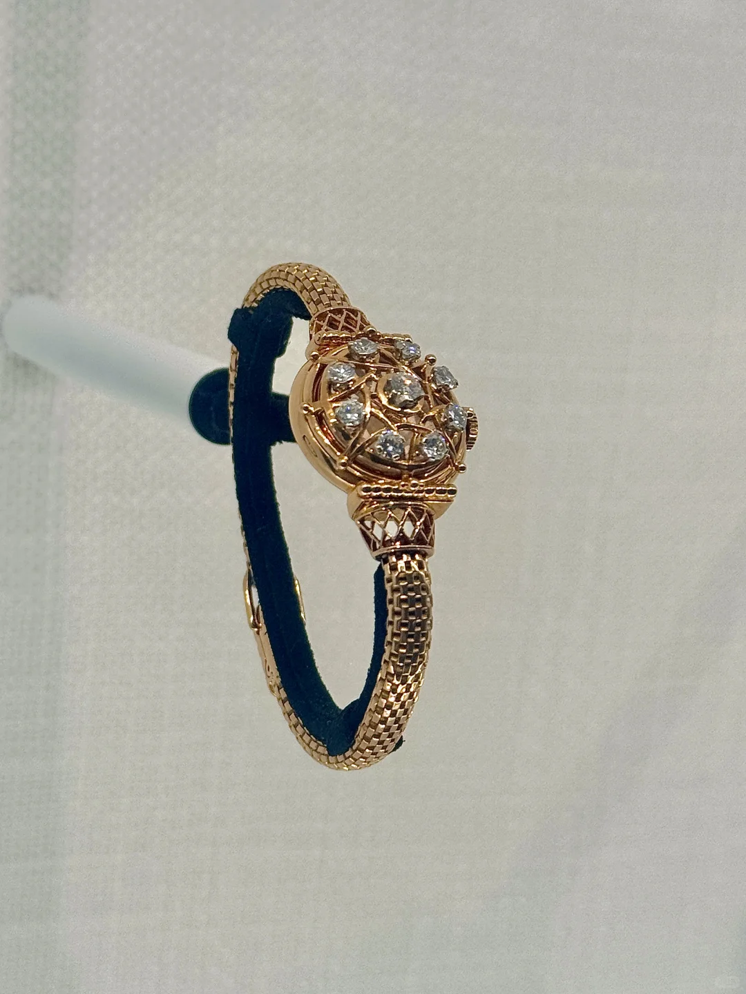 看完展才意识到，我原来也是富人经济的一环