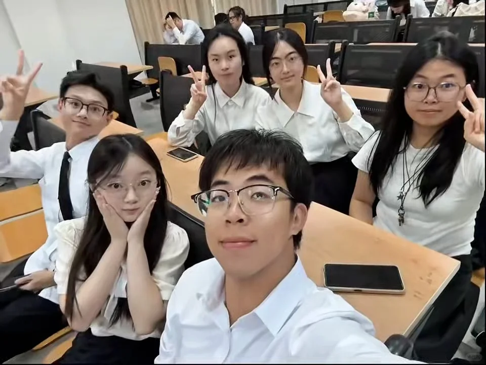踩在大一尾巴的互联网➕和模拟交易会