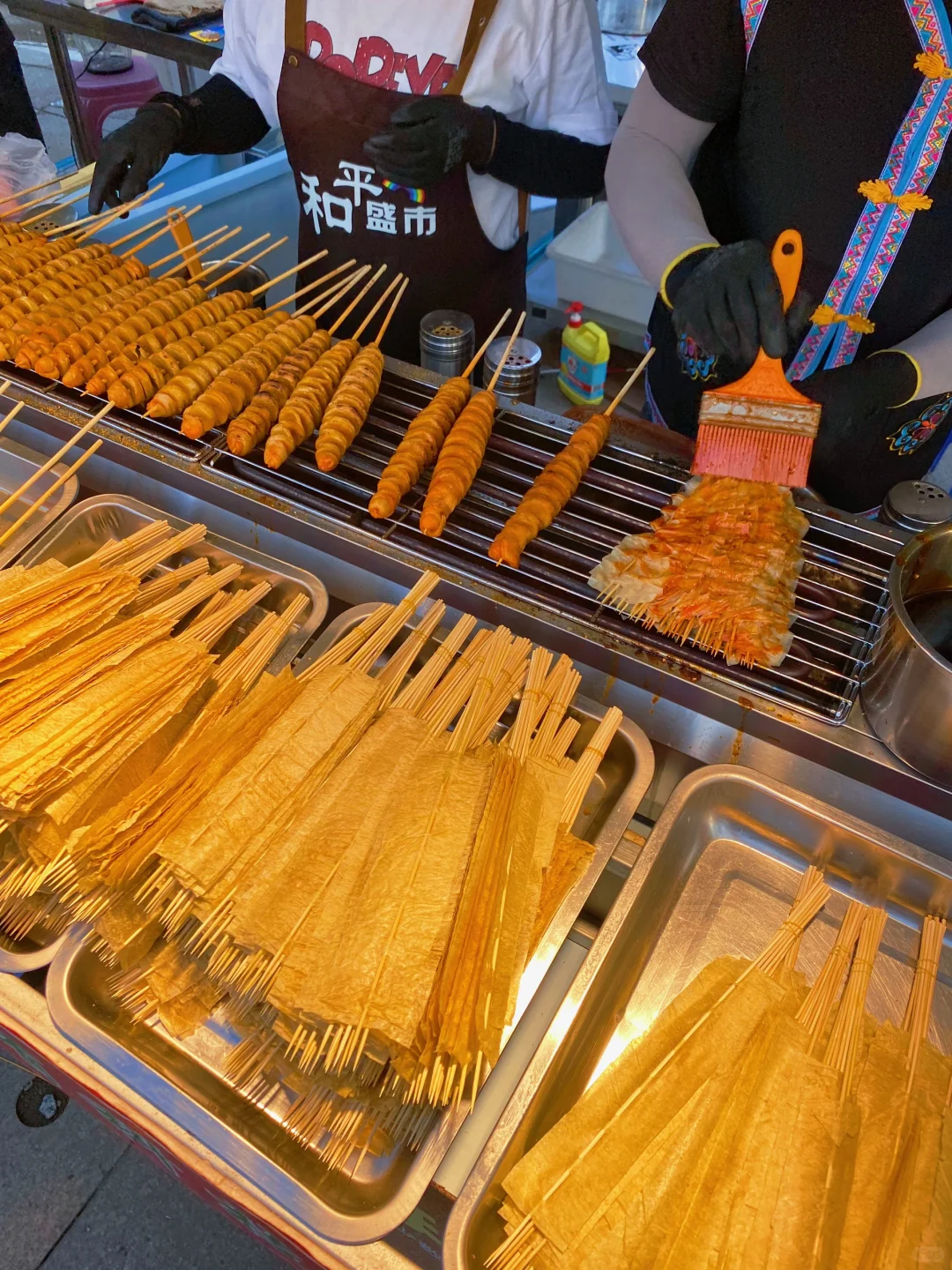 工业展览馆夜市连吃带玩太嗨了